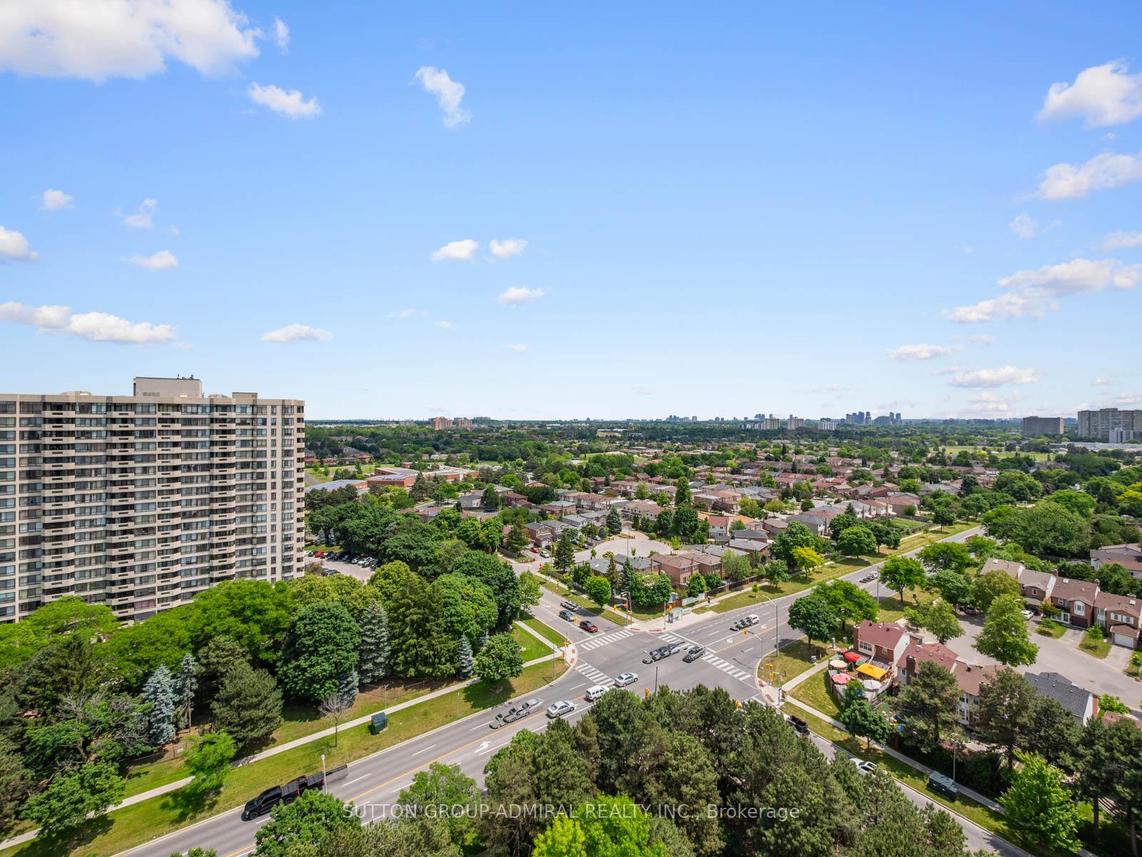 3 Bedrooms Condo at 175 Bamburgh, Toronto For sale