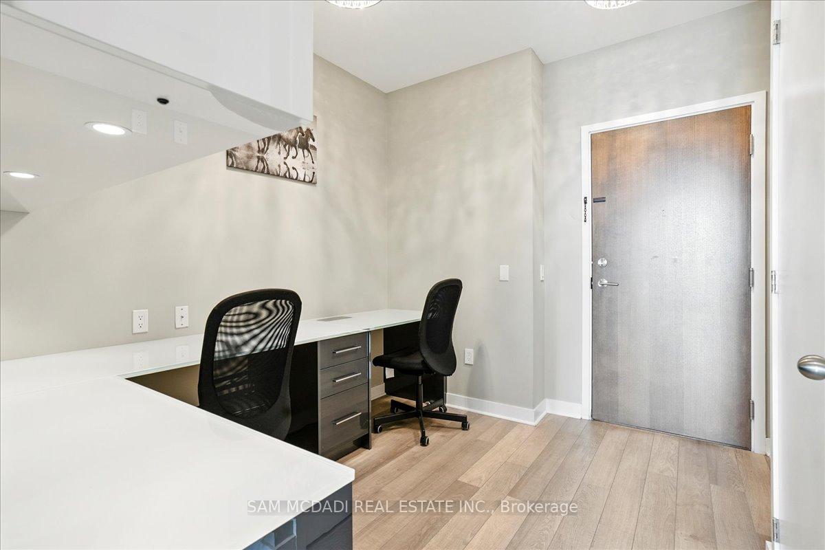 2 Bedrooms Condo at 3975 Grand Park, Mississauga For sale
