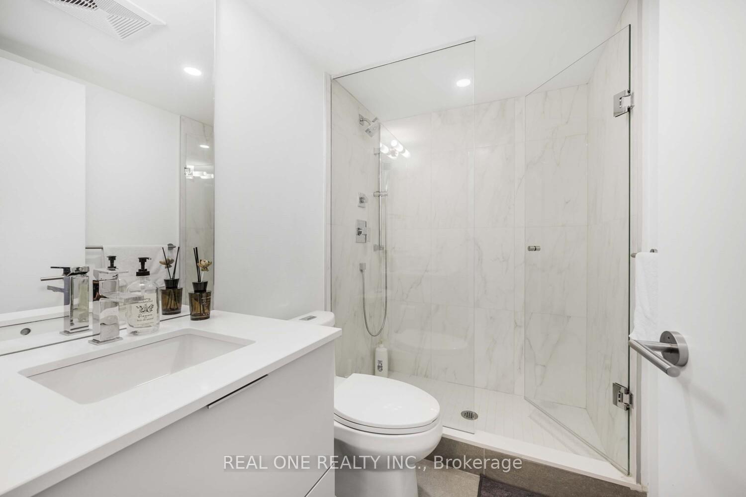 2 Bedrooms Condo at 47 Mutual, Toronto For sale