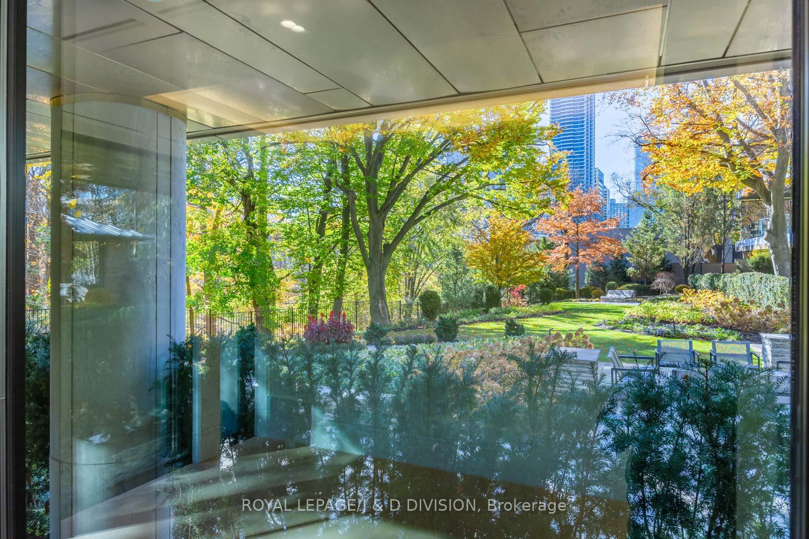 2 Bedrooms Condo at 7 Dale,  Toronto For sale