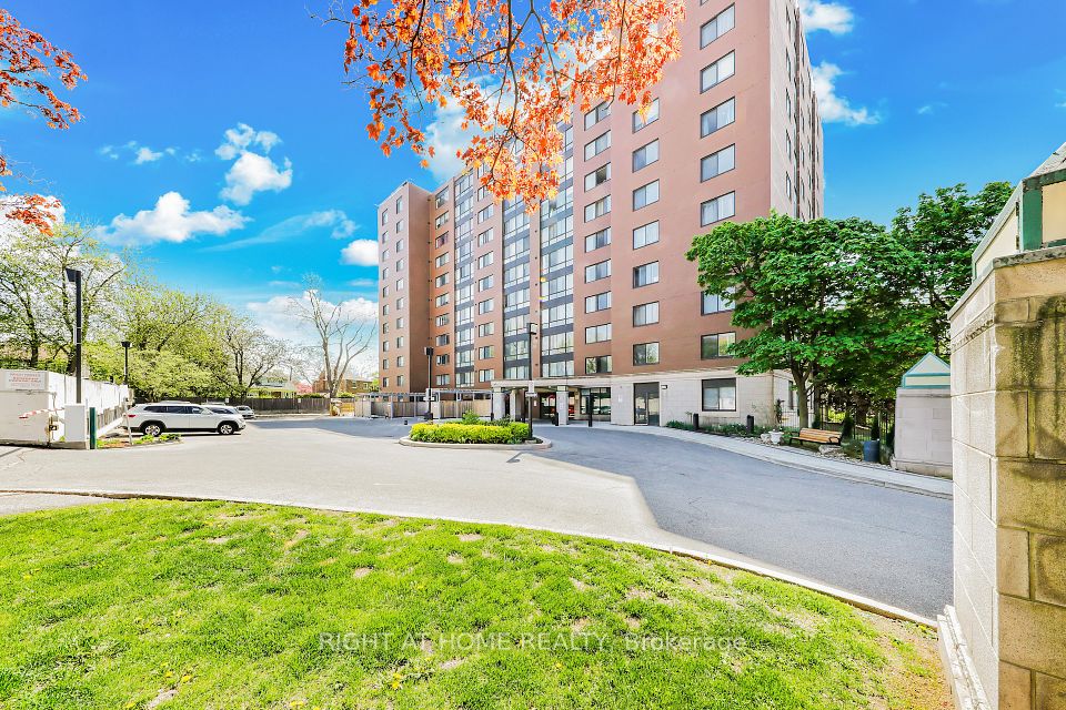 1665 Victoria Park