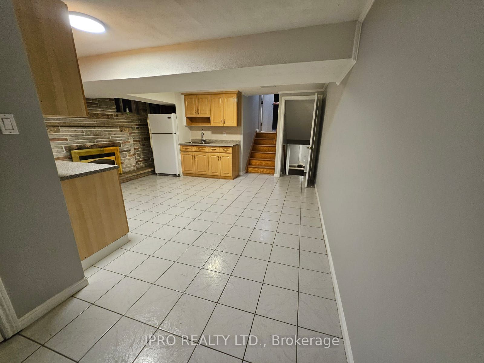 2435 Callum Avenue, #Lower