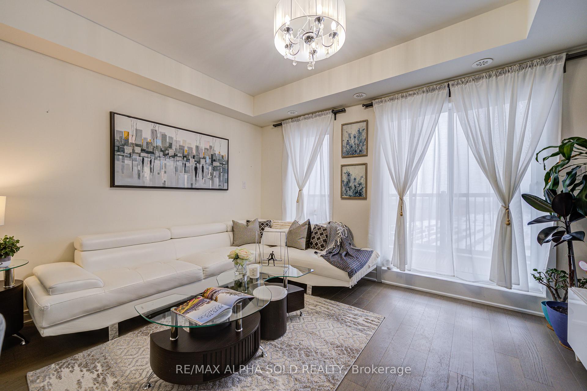 3 Bedrooms Condo at 39 John Perkins Bull,  Toronto For sale