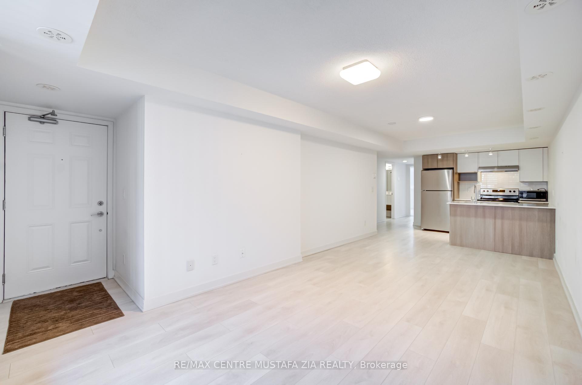 2 Bedrooms Condo at 1129 Cooke, Burlington For sale