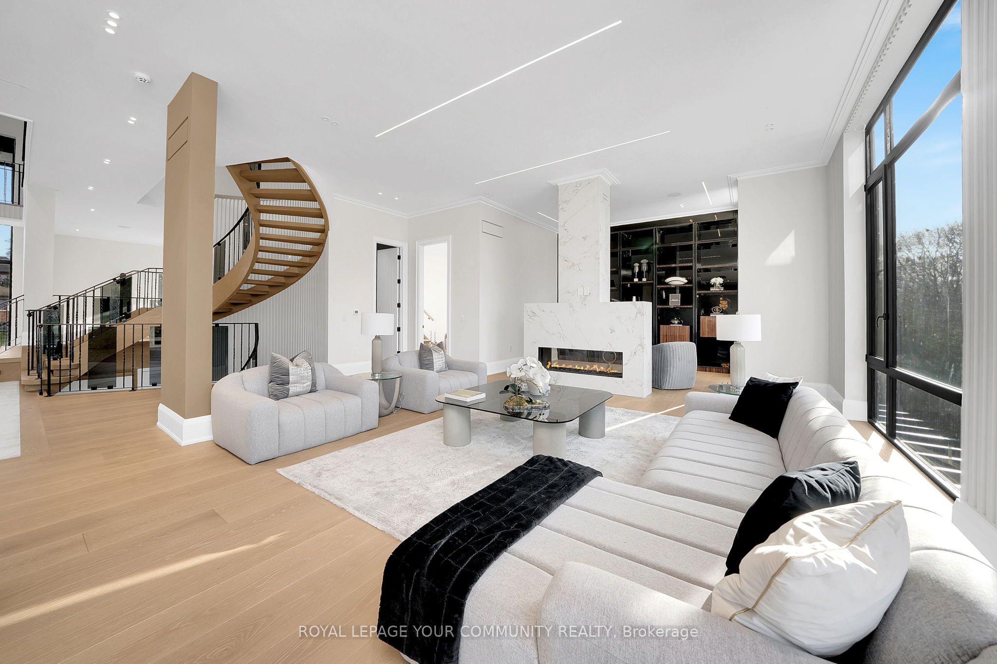 8 Poplar Drive