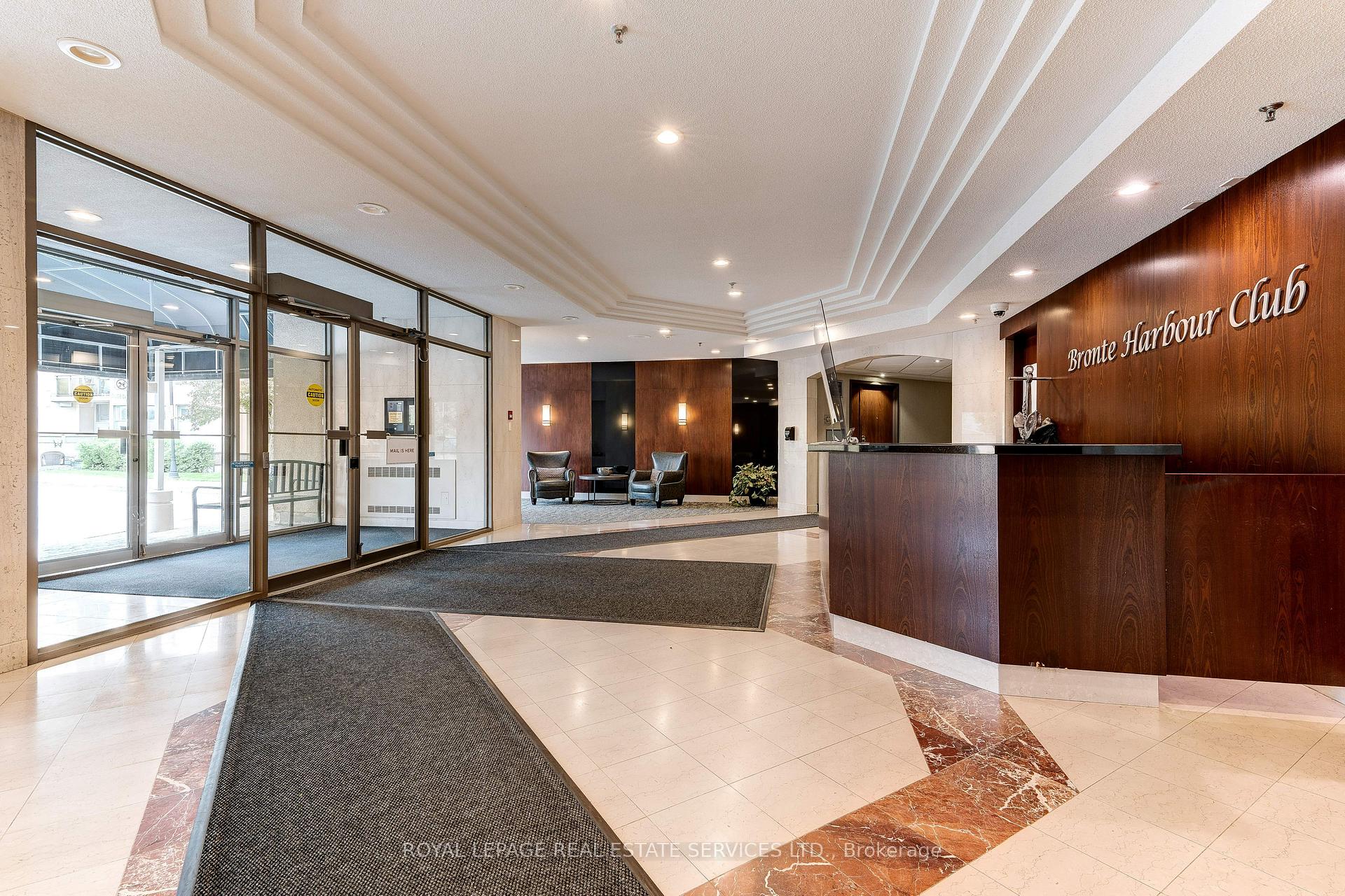 2 Bedrooms Condo at 2511 Lakeshore,  Oakville For sale