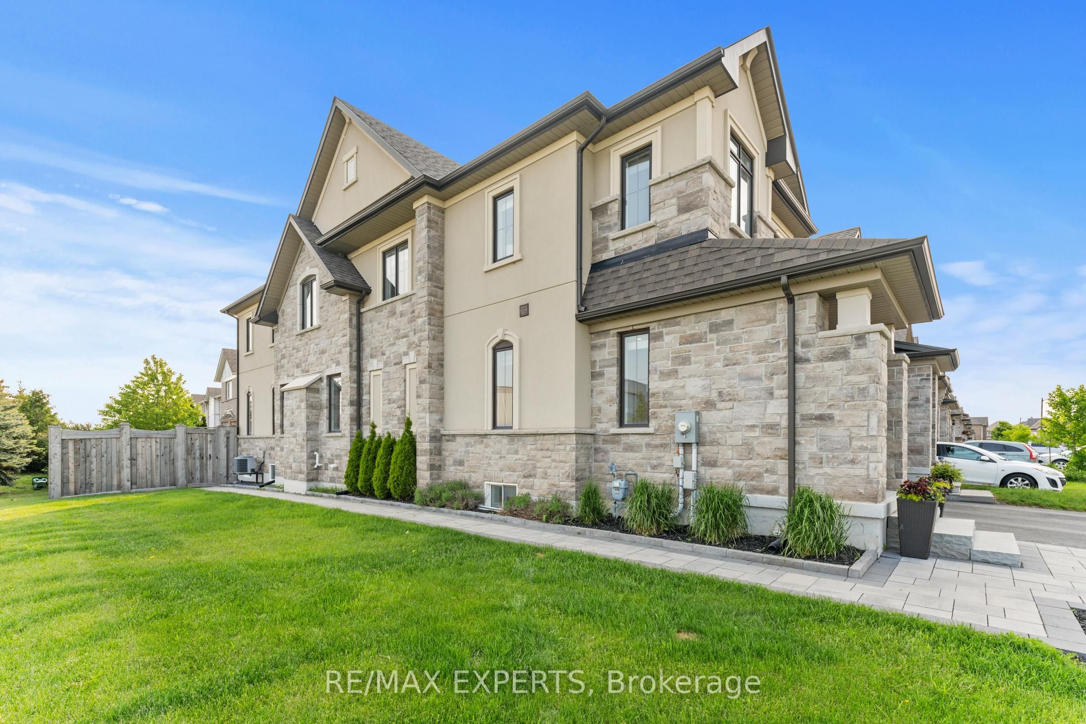 52 Doris Pawley Crescent