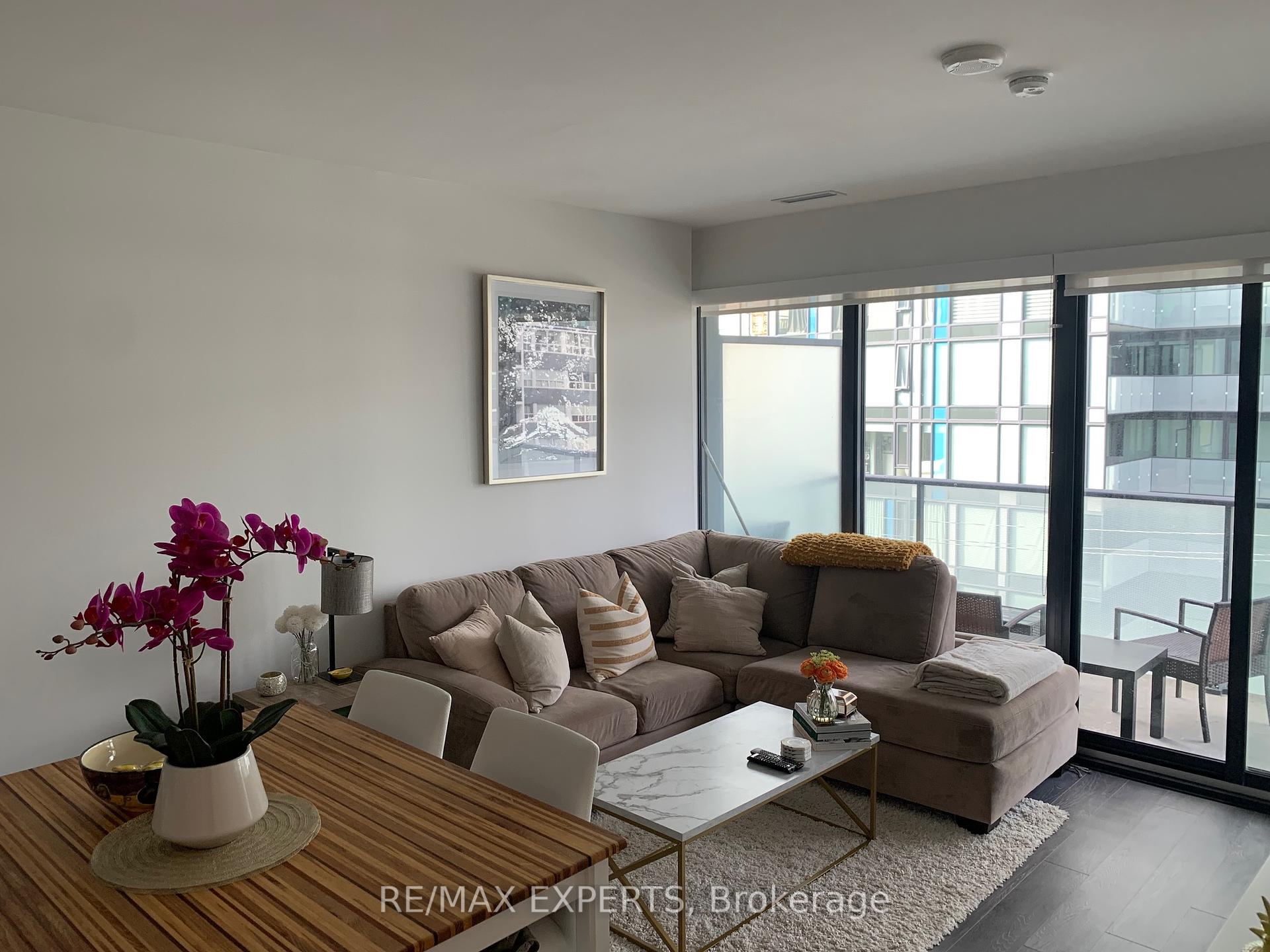 1 Bedroom Condo at 185 Roehampton, Toronto For sale
