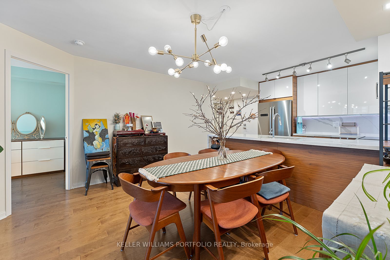 330 Adelaide Street E, #401