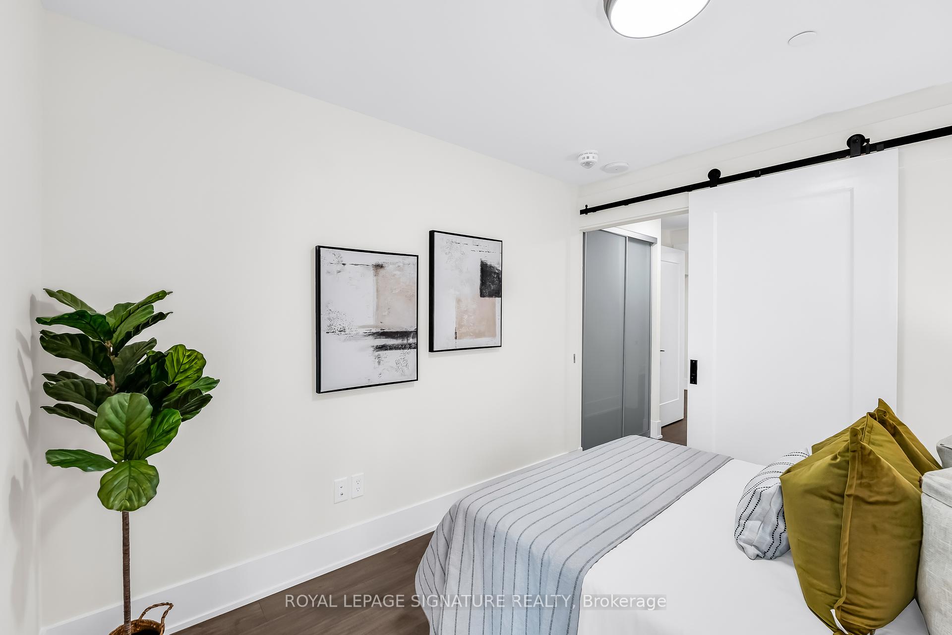 3 Bedrooms Condo at 118 Merchants’ Wharf, Toronto For sale