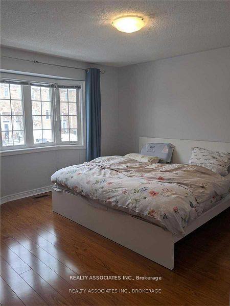 3 Bedrooms Condo at 199 Hillcrest,  Mississauga For sale