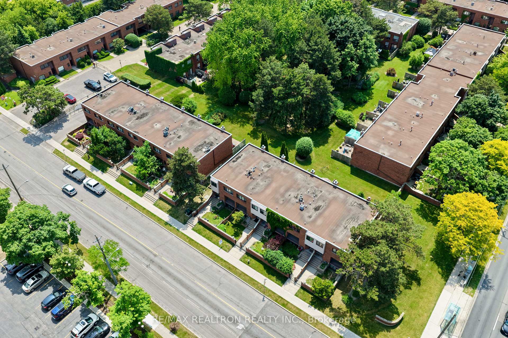 4 Bedrooms Condo at 316 Torresdale, Toronto For sale