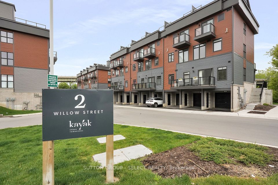 2 Willow St N