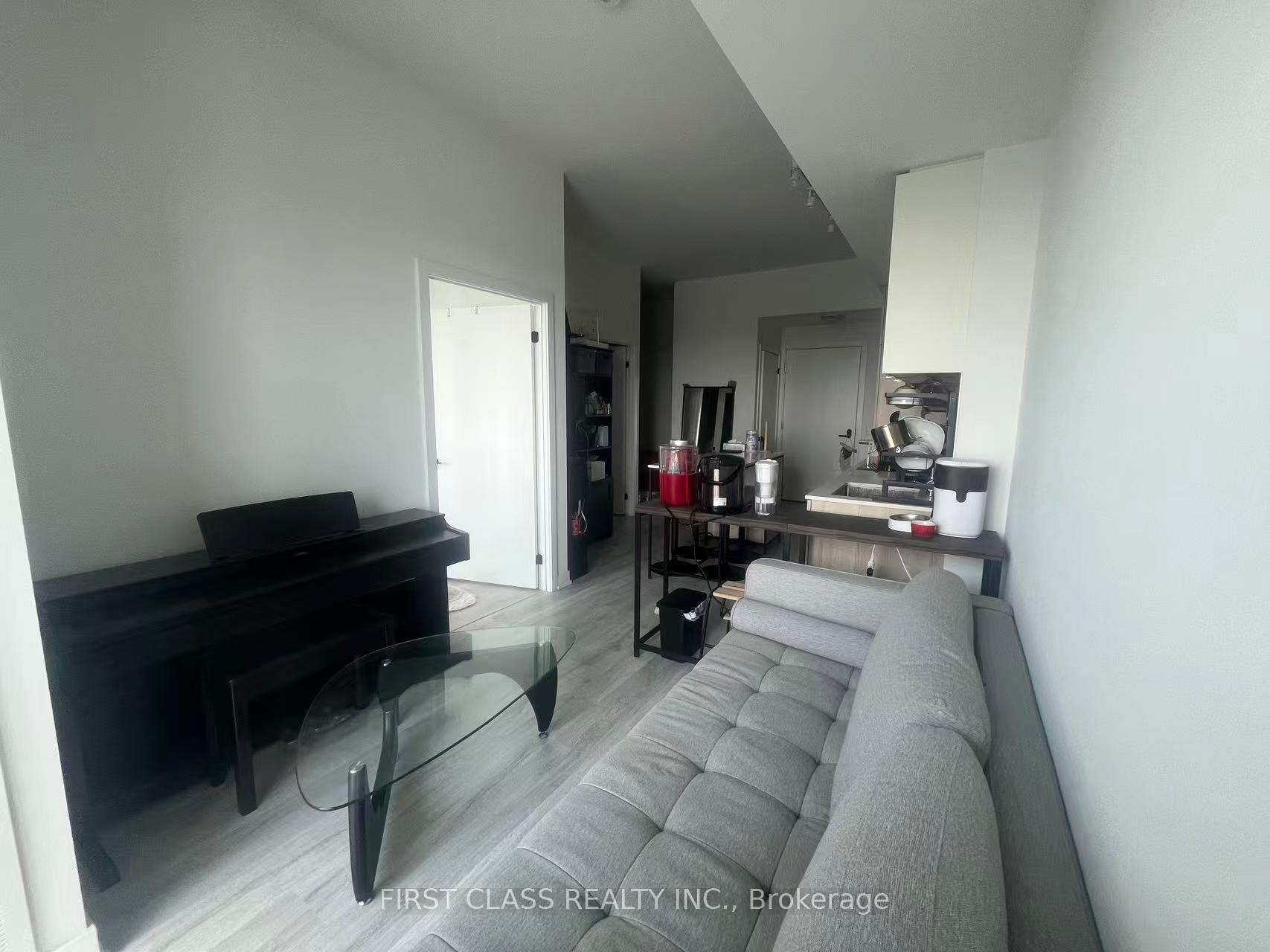 2 Bedrooms Condo at 220 Missinnihe, Mississauga For sale