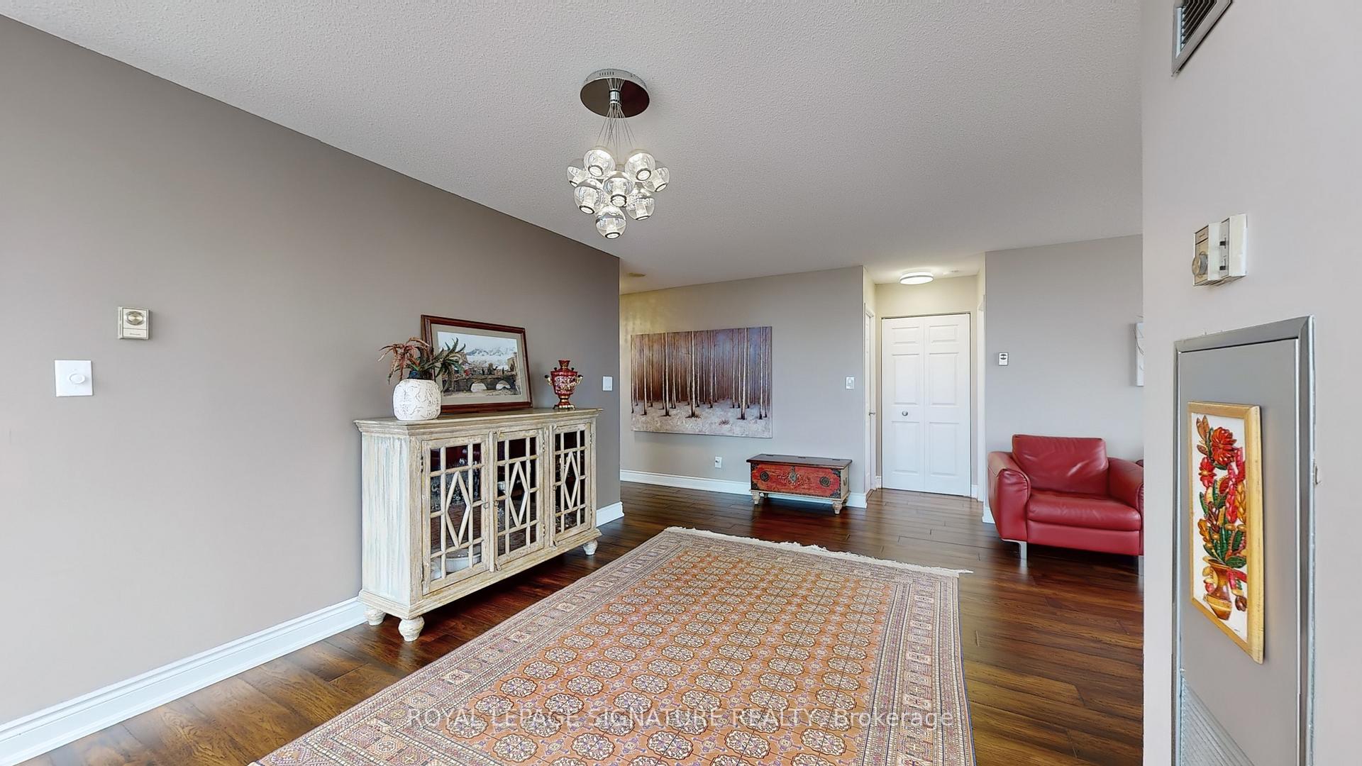 2 Bedrooms Condo at 3605 Kariya, Mississauga For sale