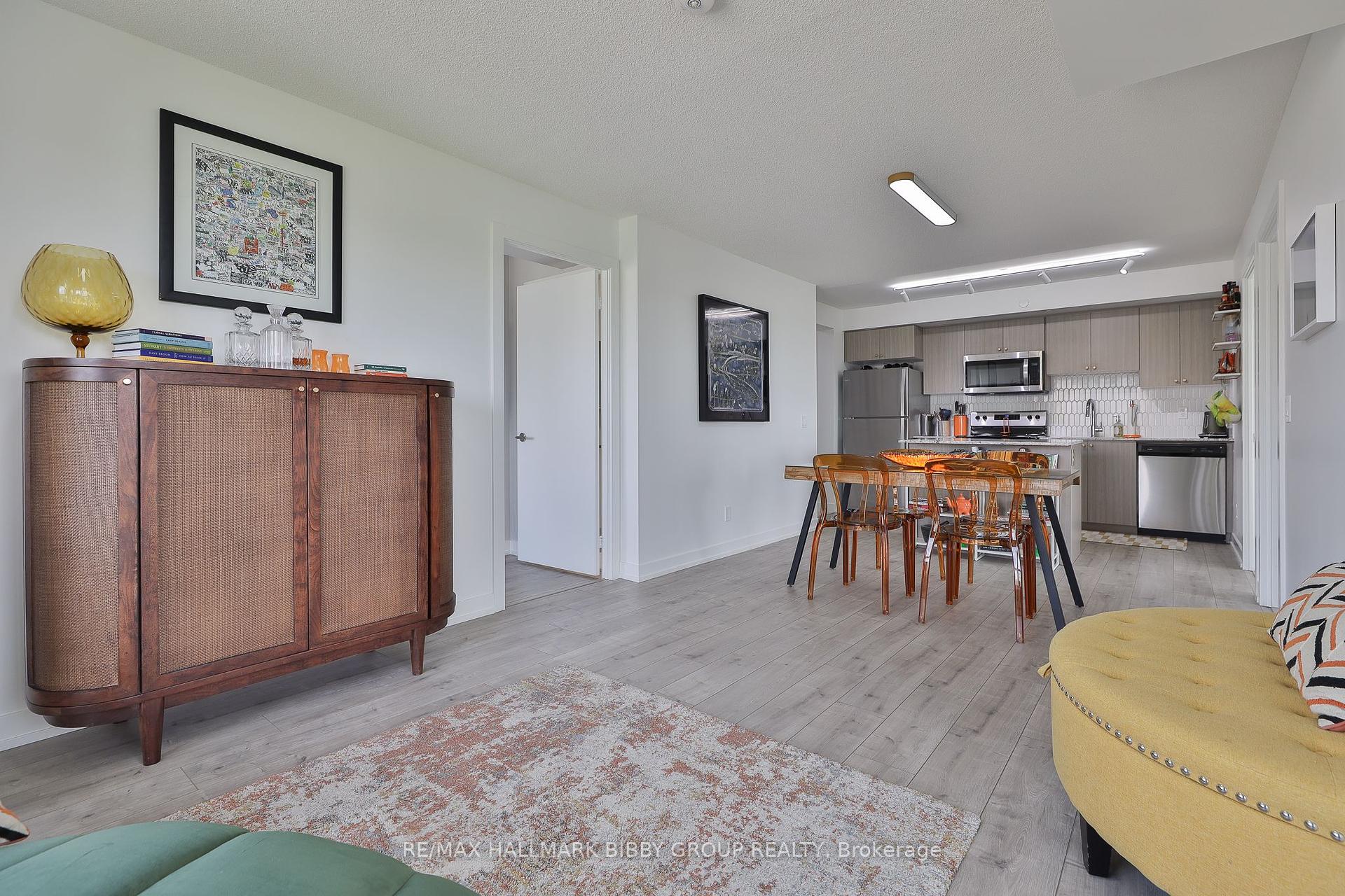 3 Bedrooms Condo at 10 Wilby, Toronto For sale