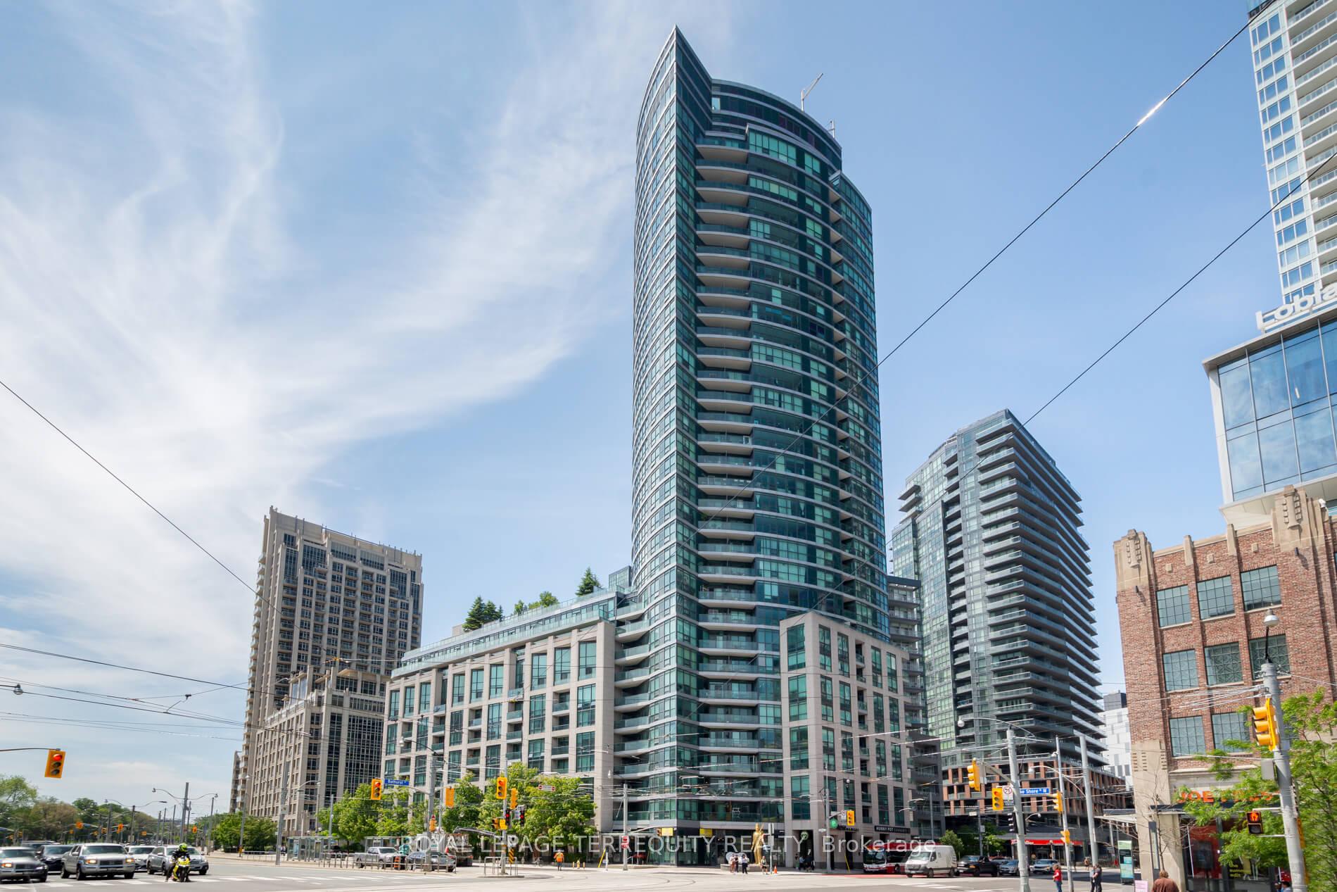 2 Bedrooms Condo at 600 Fleet, Toronto For sale