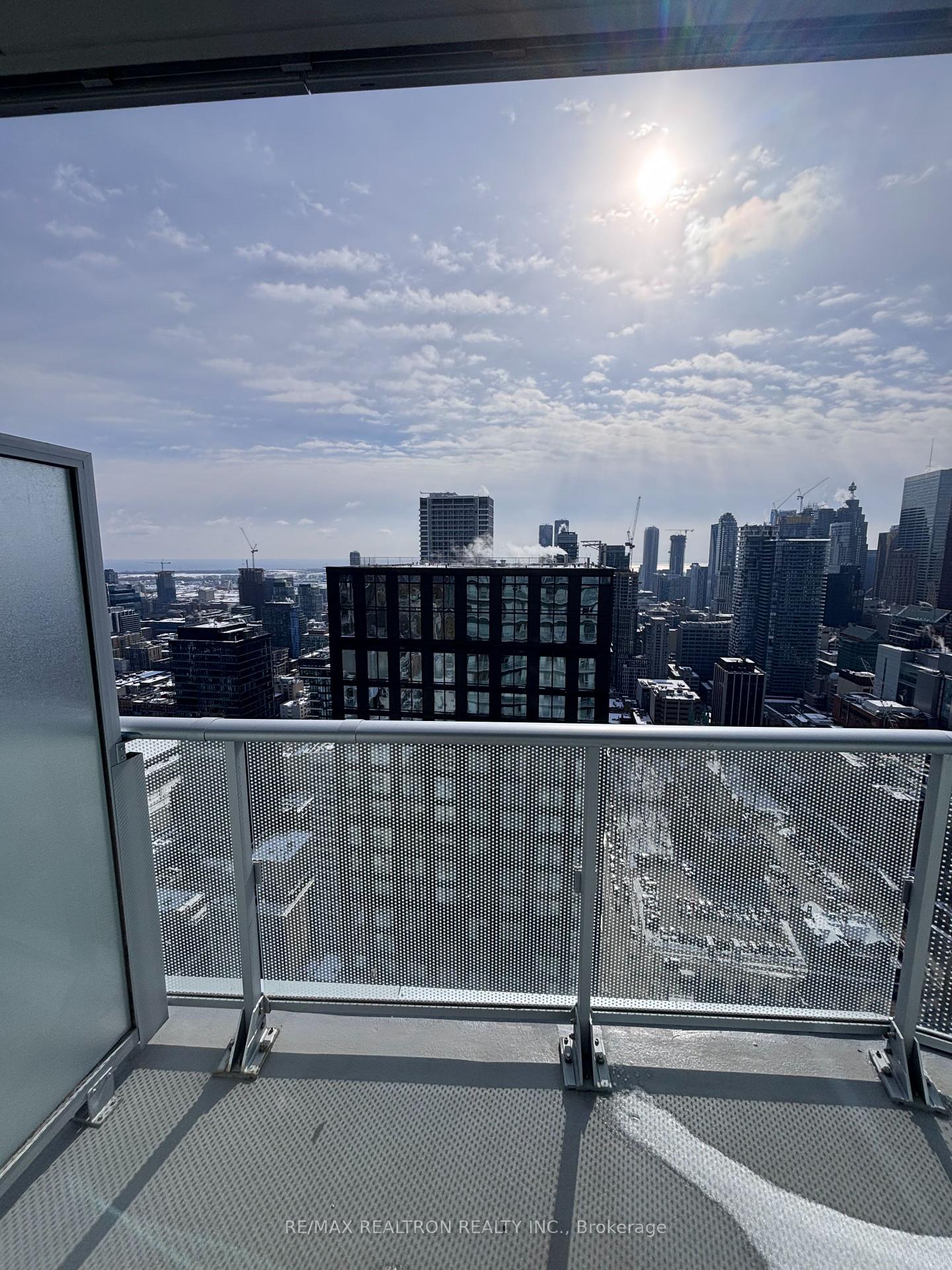 3 Bedrooms Condo at 100 Dalhousie, Toronto For sale