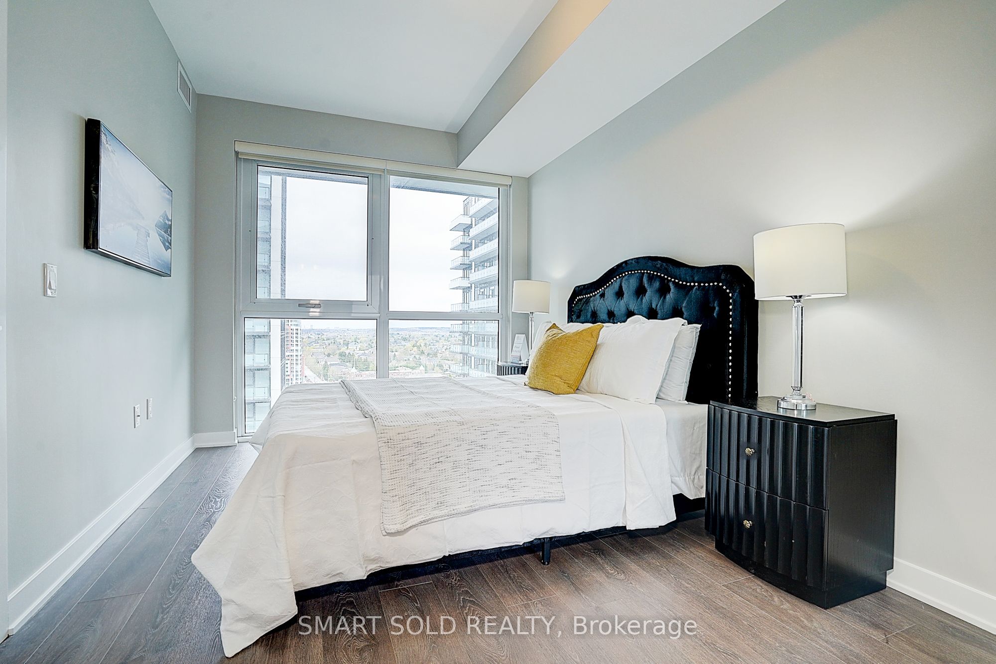 75 Oneida Crescent, #1511
