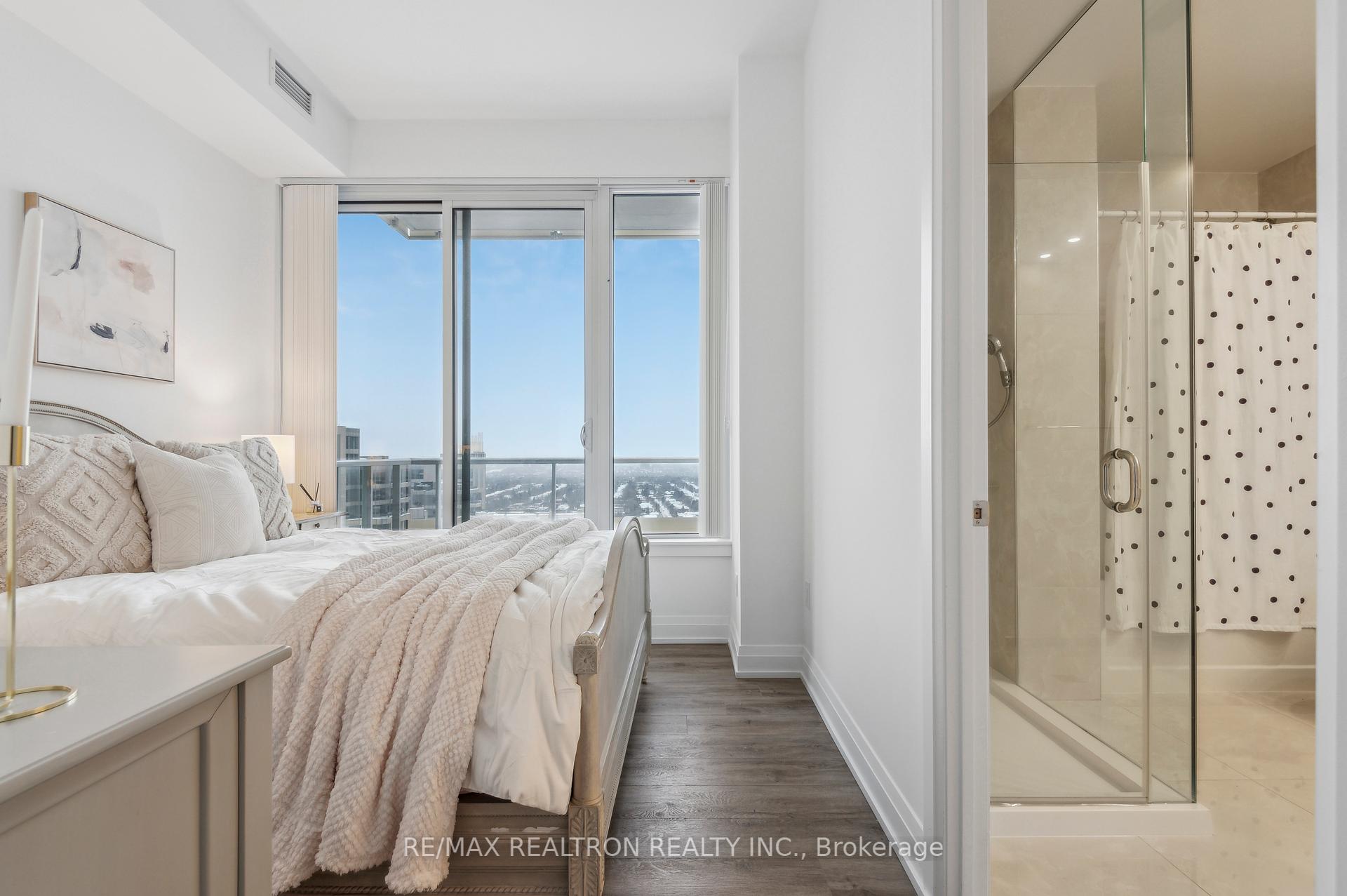 2 Bedrooms Condo at 75 Canterbury, Toronto For sale