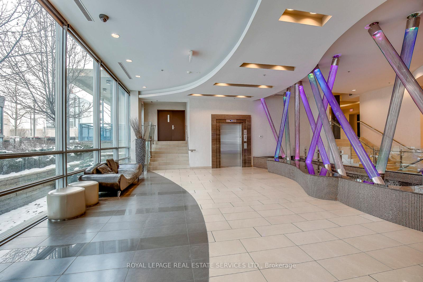 2 Bedrooms Condo at 80 Absolute, Mississauga For sale