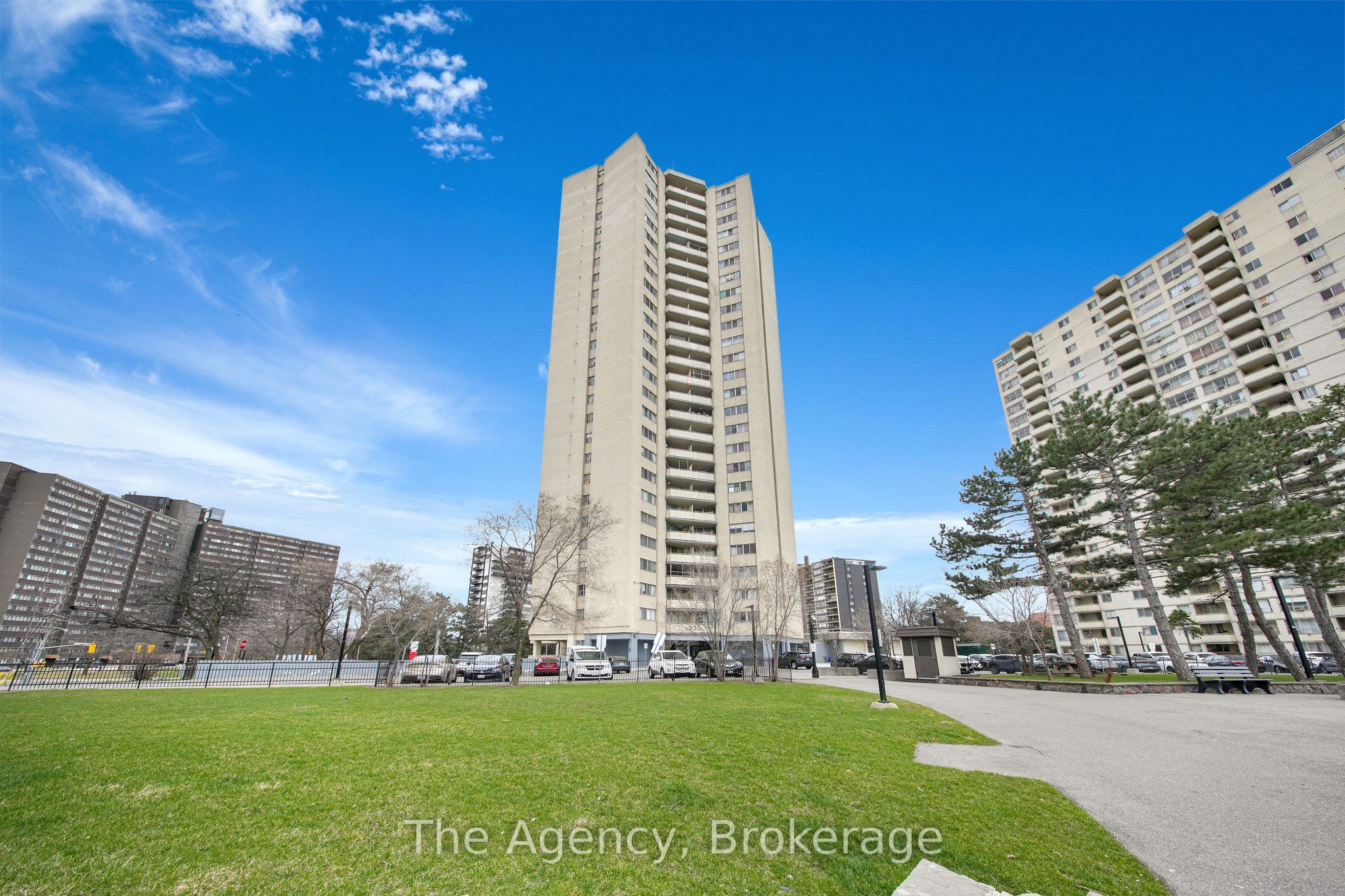 #905 - 330 Dixon Road, Toronto, ON M9R 1S9