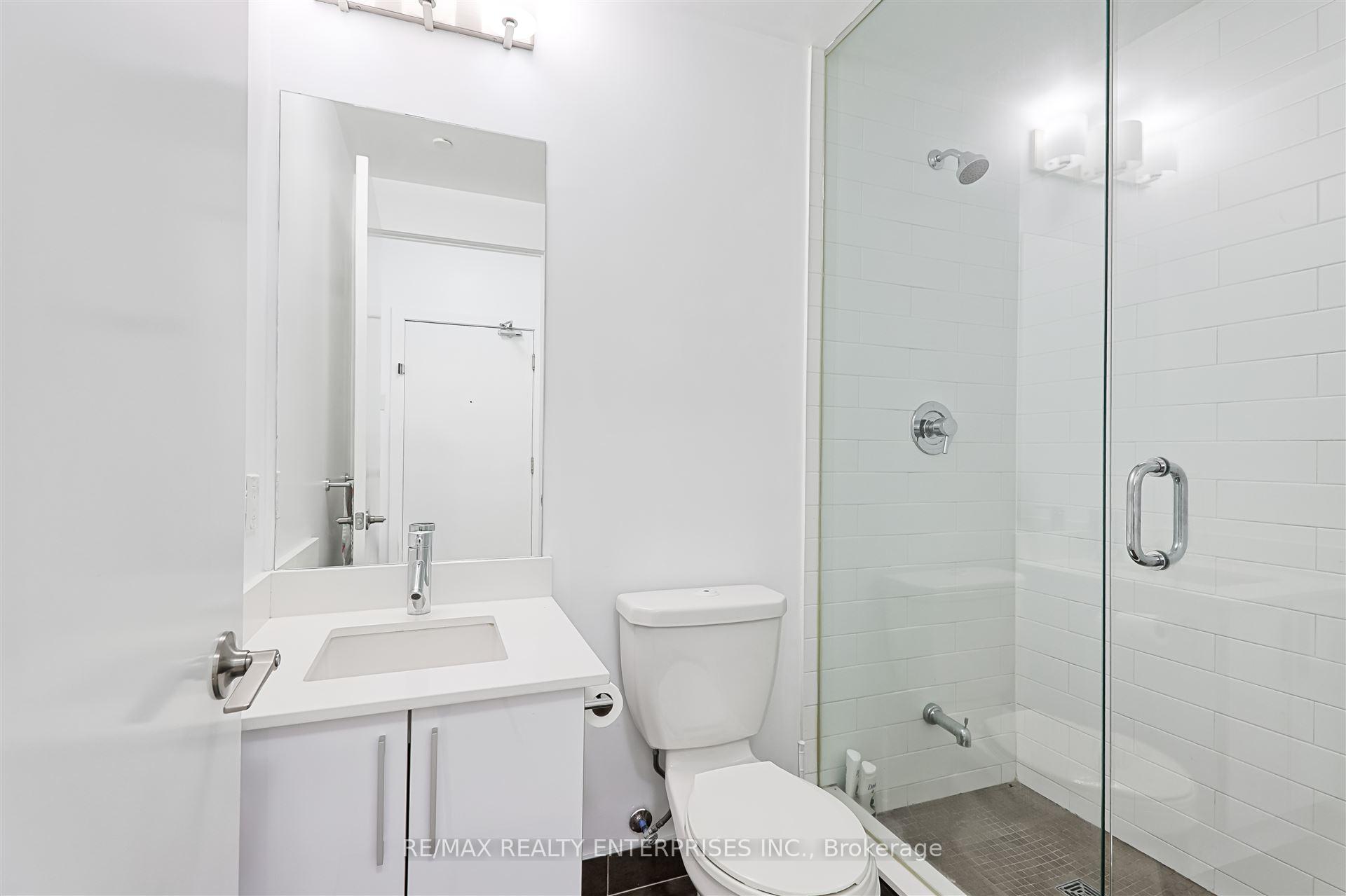 2 Bedrooms Condo at 20 Bruyeres, Toronto For sale