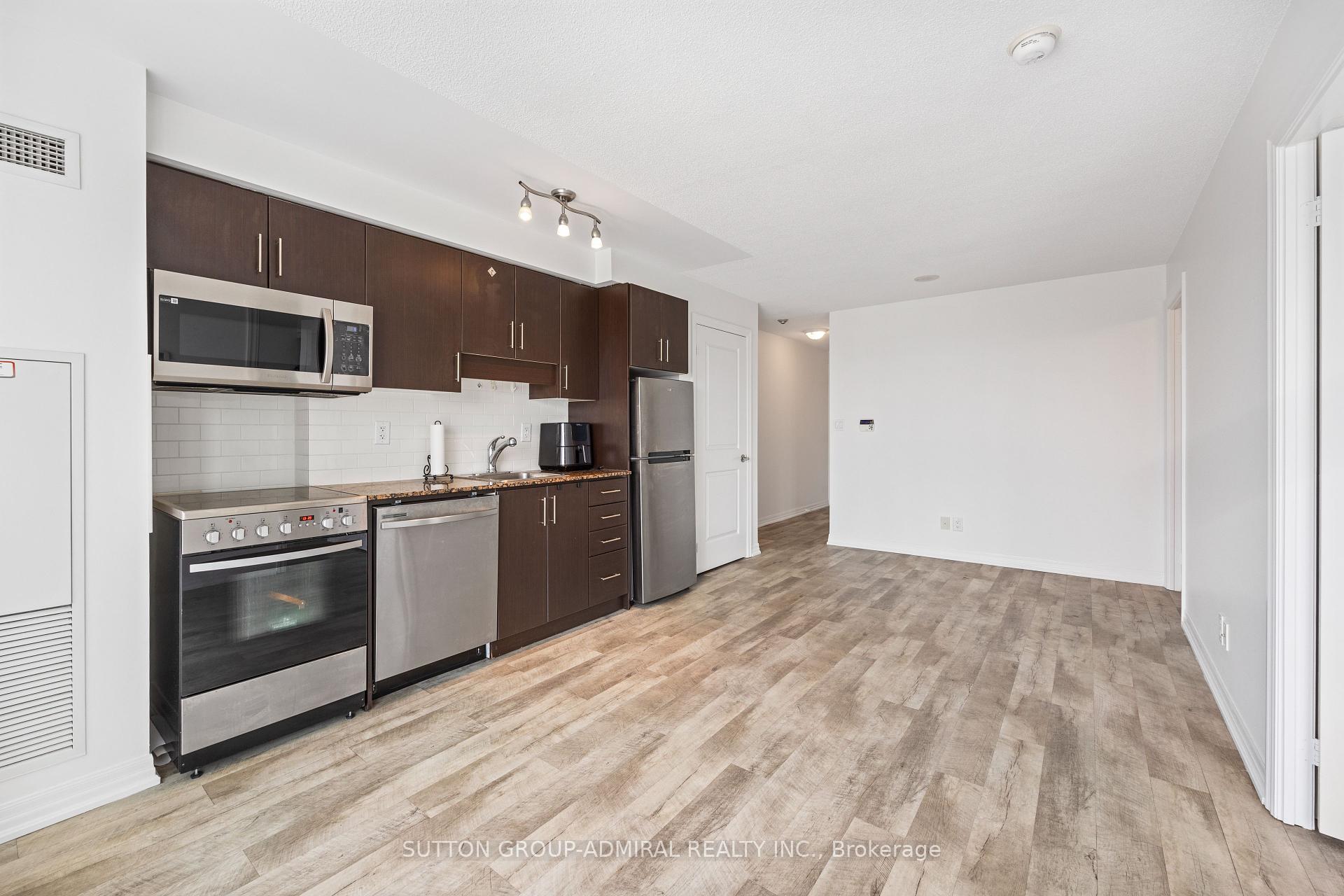 1 Bedroom Condo at 30 Herons Hill, Toronto For sale