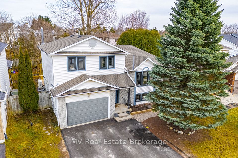 724 Woodhill