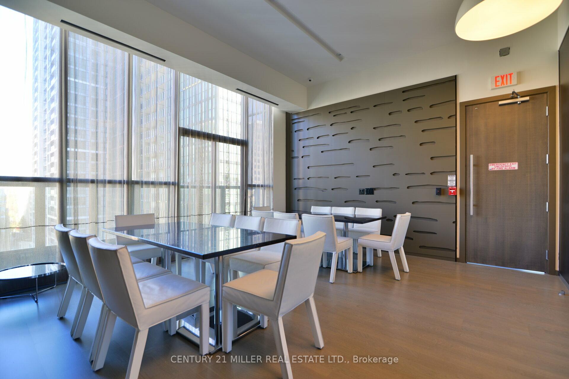 2 Bedrooms Condo at 101 Charles, Toronto For sale
