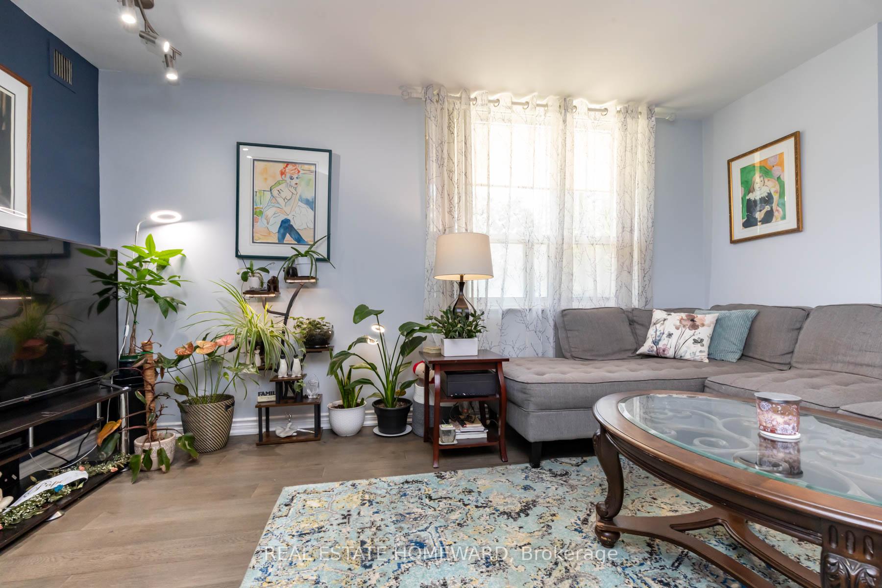 3 Bedrooms Condo at 45 Huntingdale, Toronto For sale