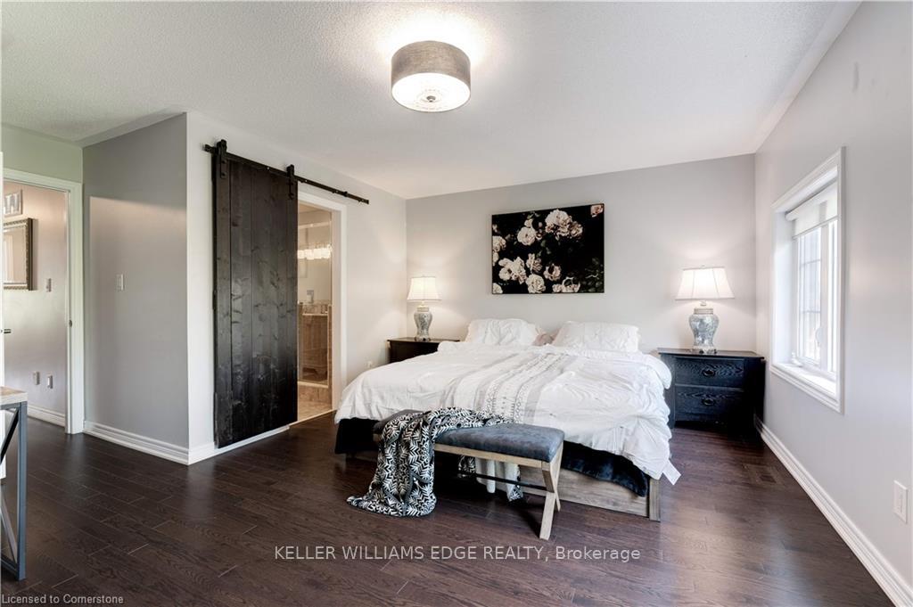 3 Bedrooms Condo at 230 Paisley, Mississauga For sale