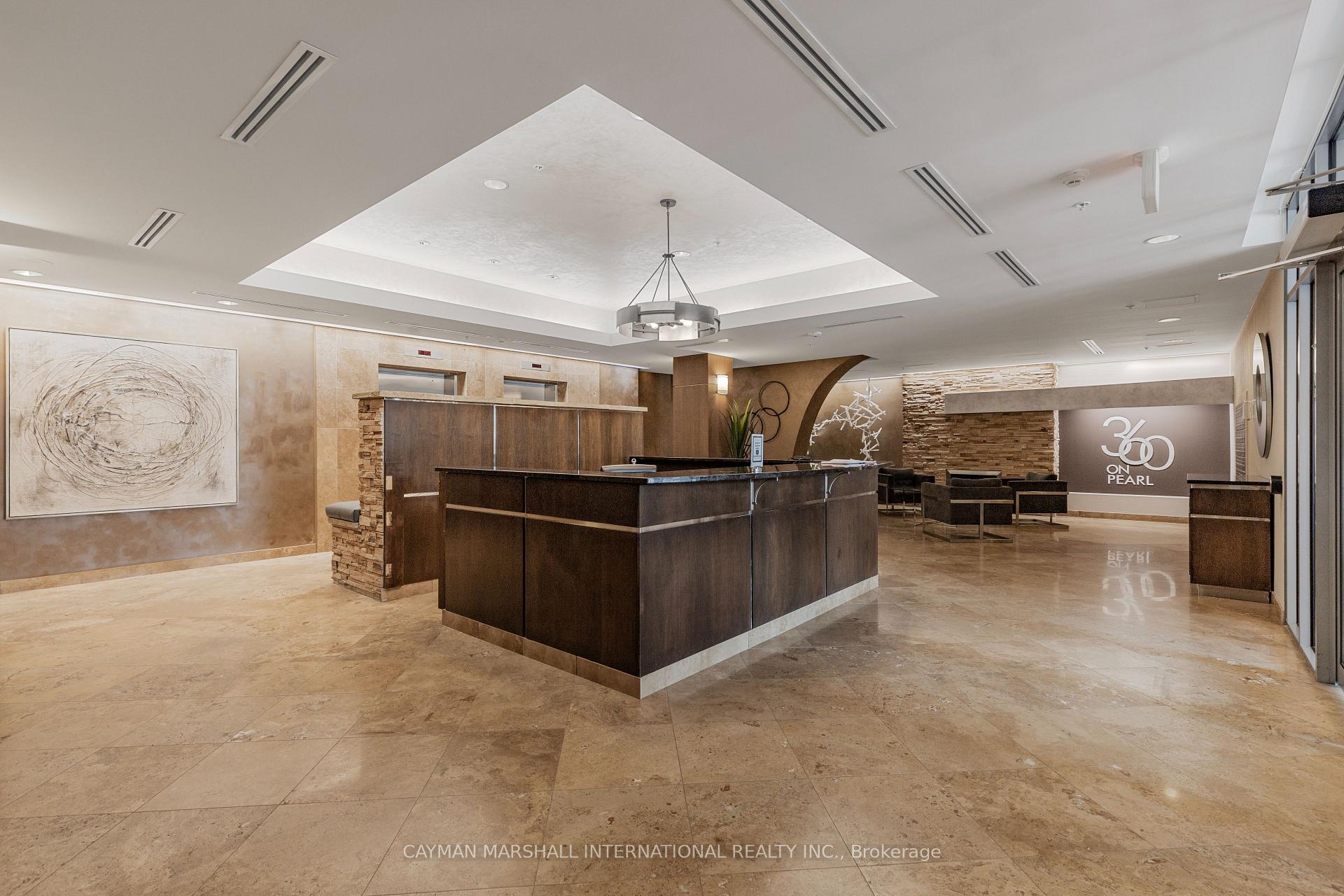 2 Bedrooms Condo at 360 Pearl, Burlington For sale
