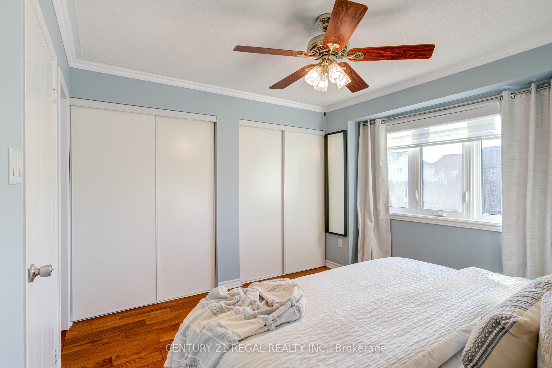 3 Bedrooms Condo at 45 Bristol, Mississauga For sale