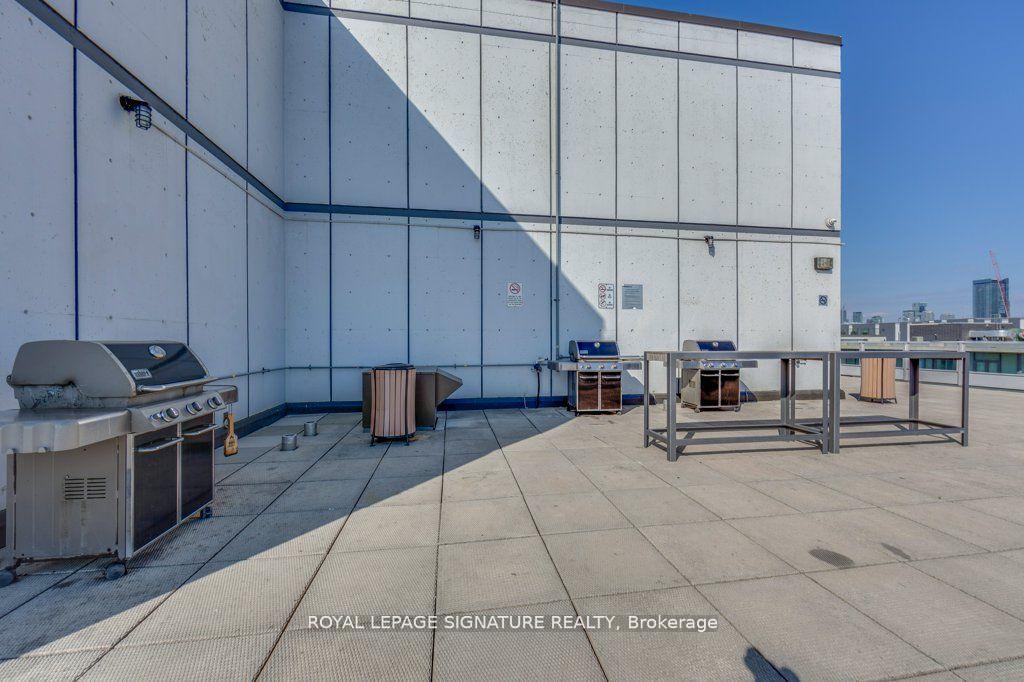 2 Bedrooms Condo at 700 King, Toronto For sale