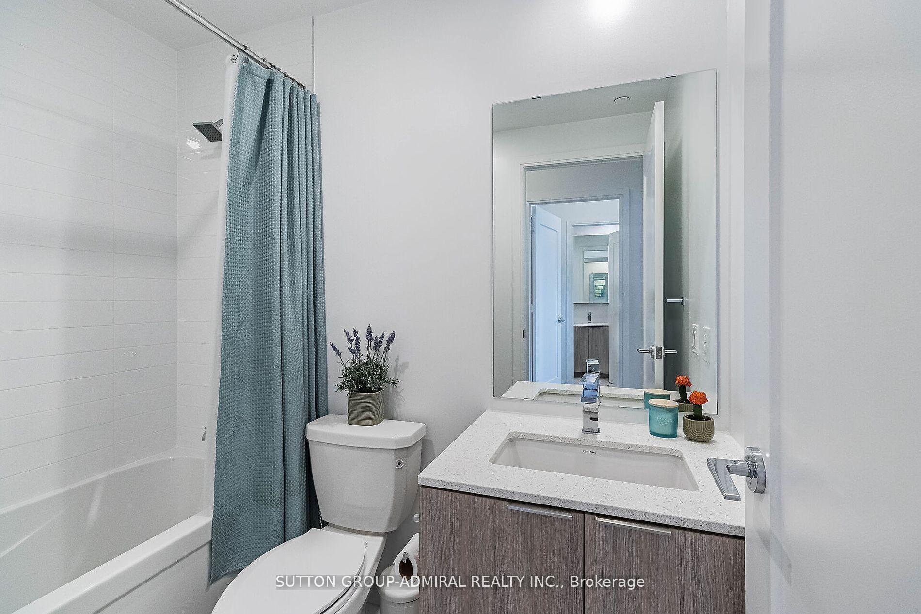 3 Bedrooms Condo at 70 Annie Craig, Toronto For sale