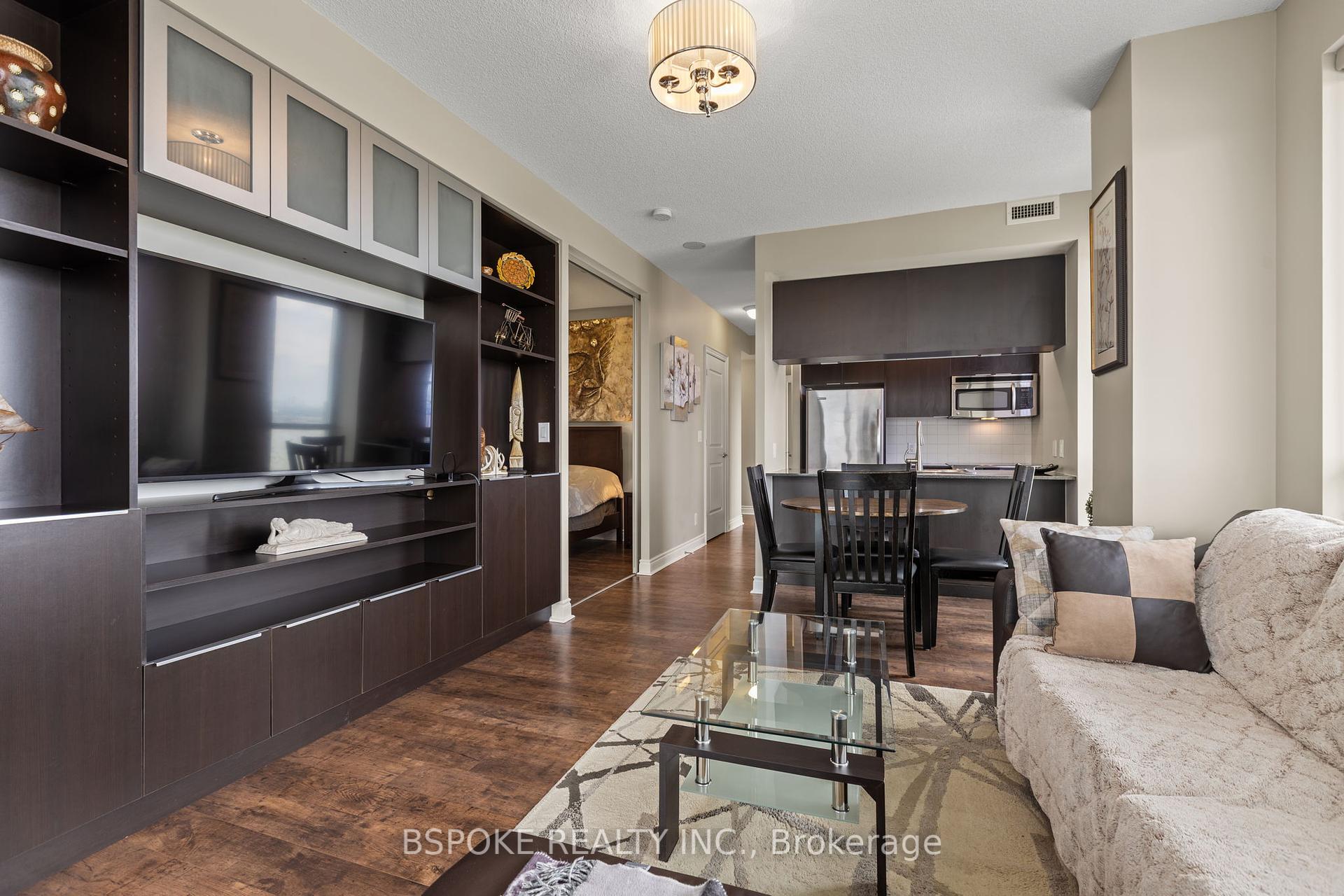 2 Bedrooms Condo at 16 Brookers, Toronto For sale