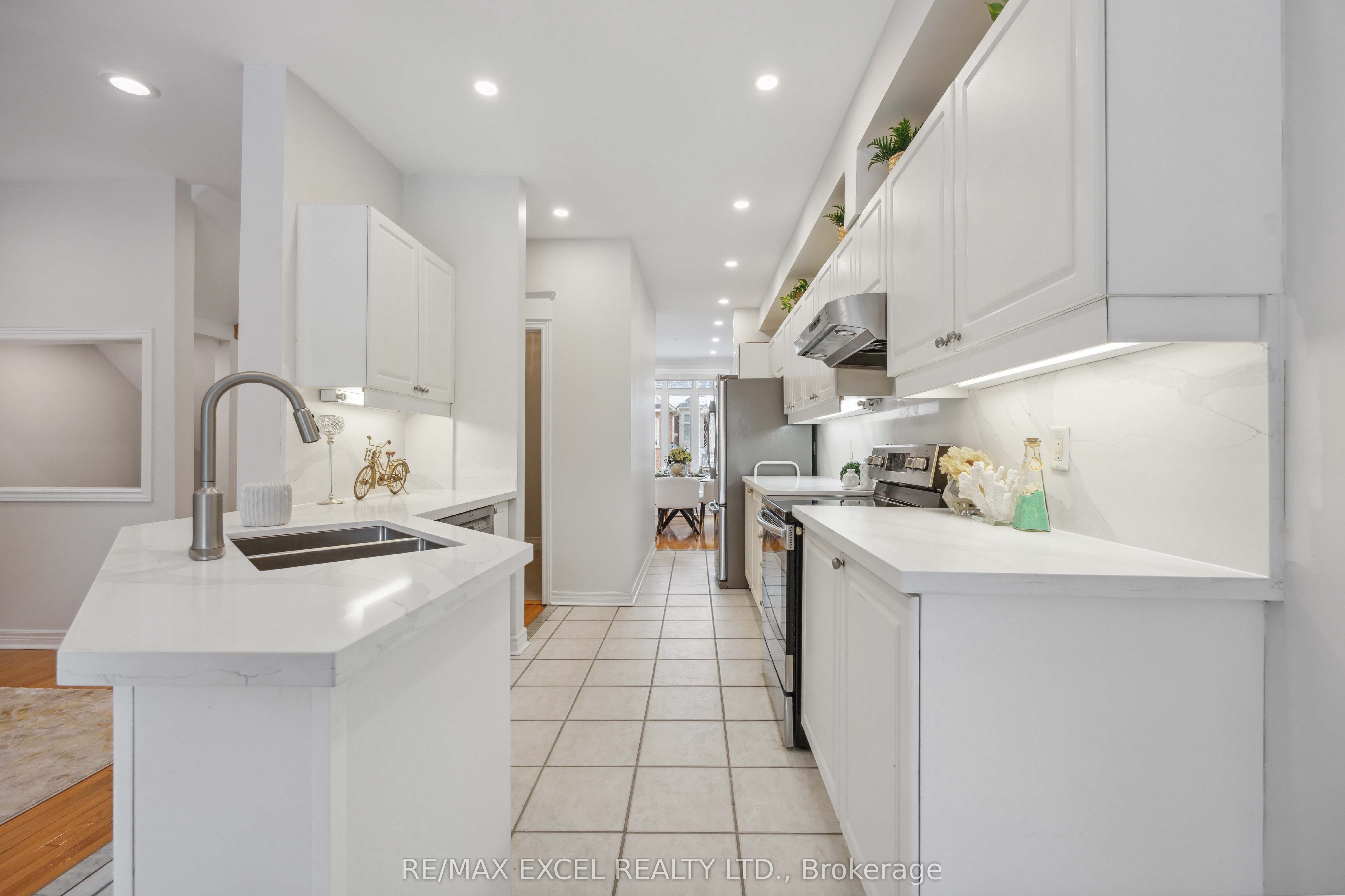 255 Shaftsbury Avenue, #66
