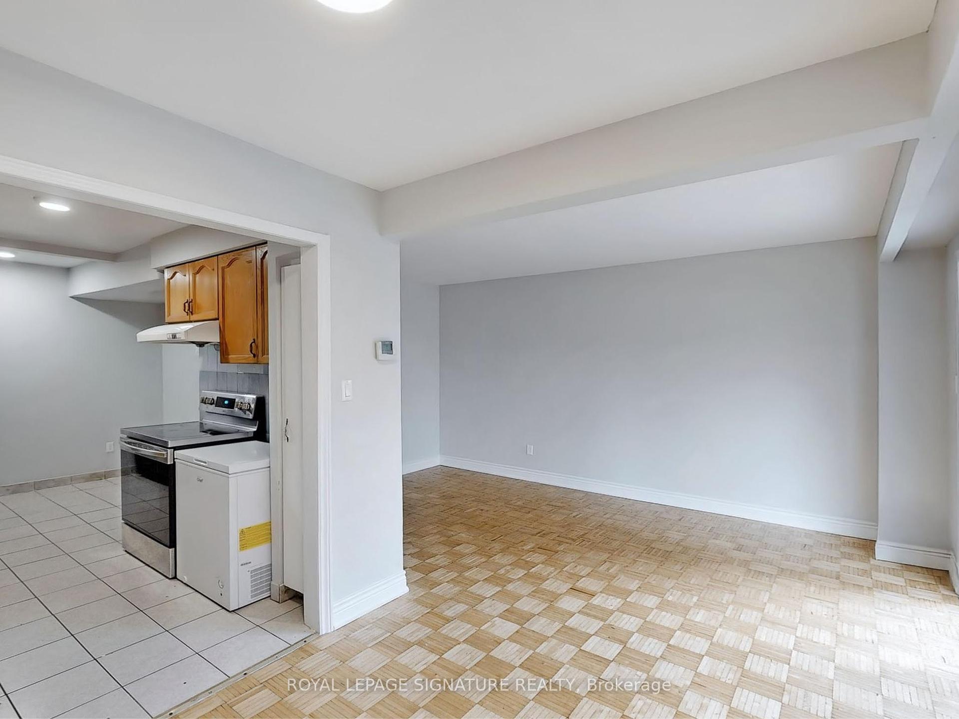 4 Bedrooms Condo at 400 Mississauga Valley,  Mississauga For sale
