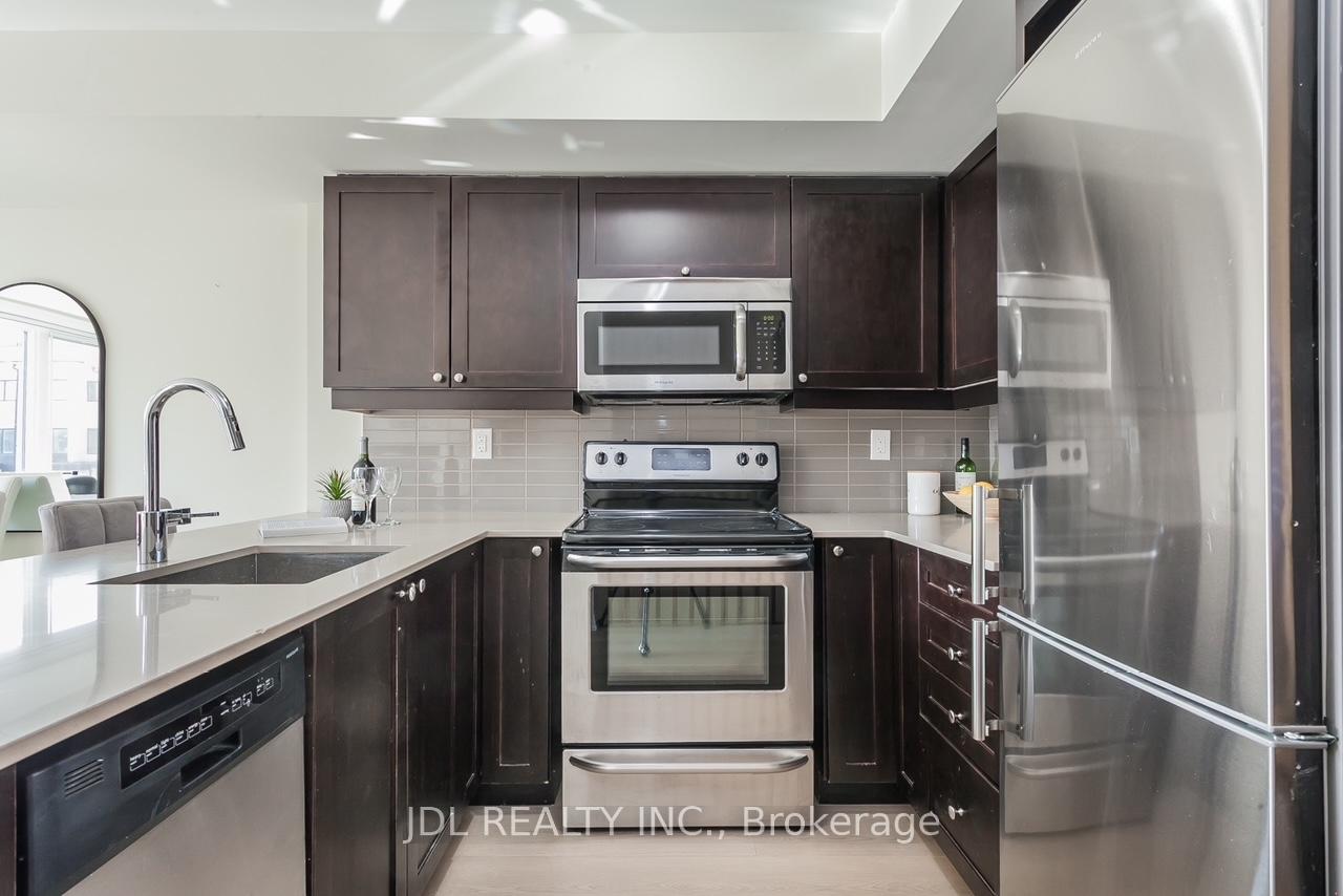 2 Bedrooms Condo at 175 William Duncan Rd,  Toronto For sale