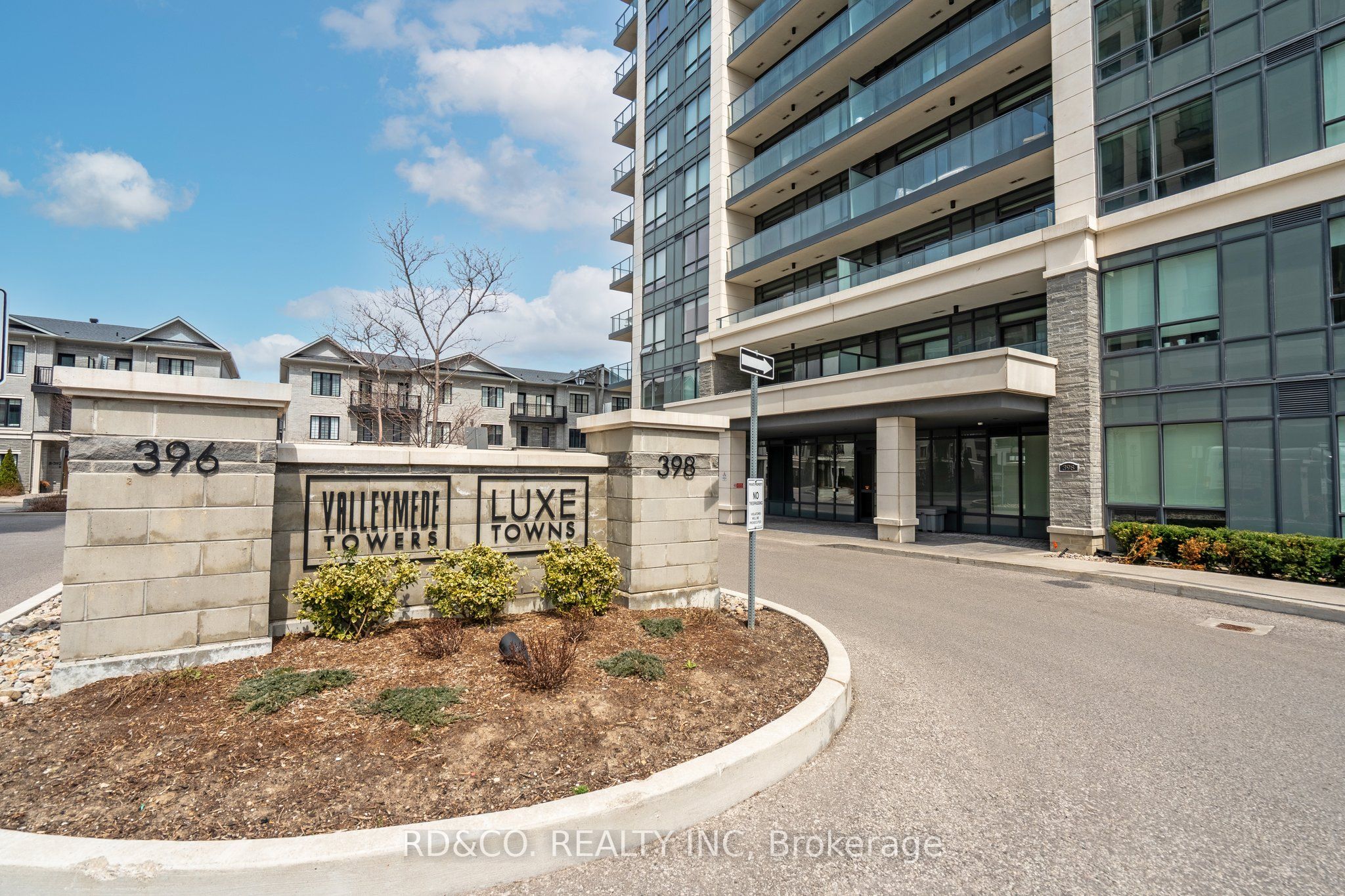 398 Highway 7 Road E, #601