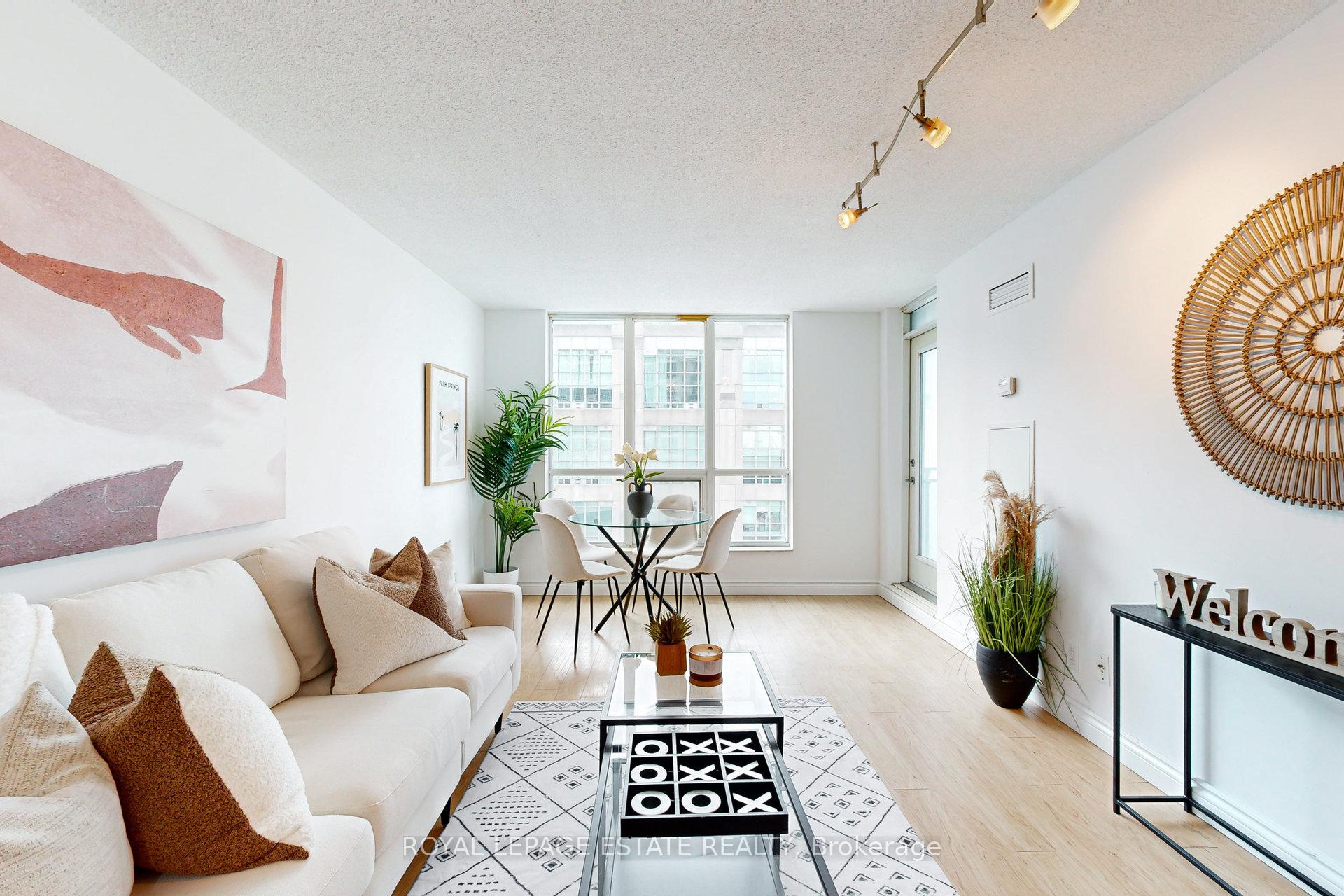 2 Bedrooms Condo at 185 Legion,  Toronto For sale