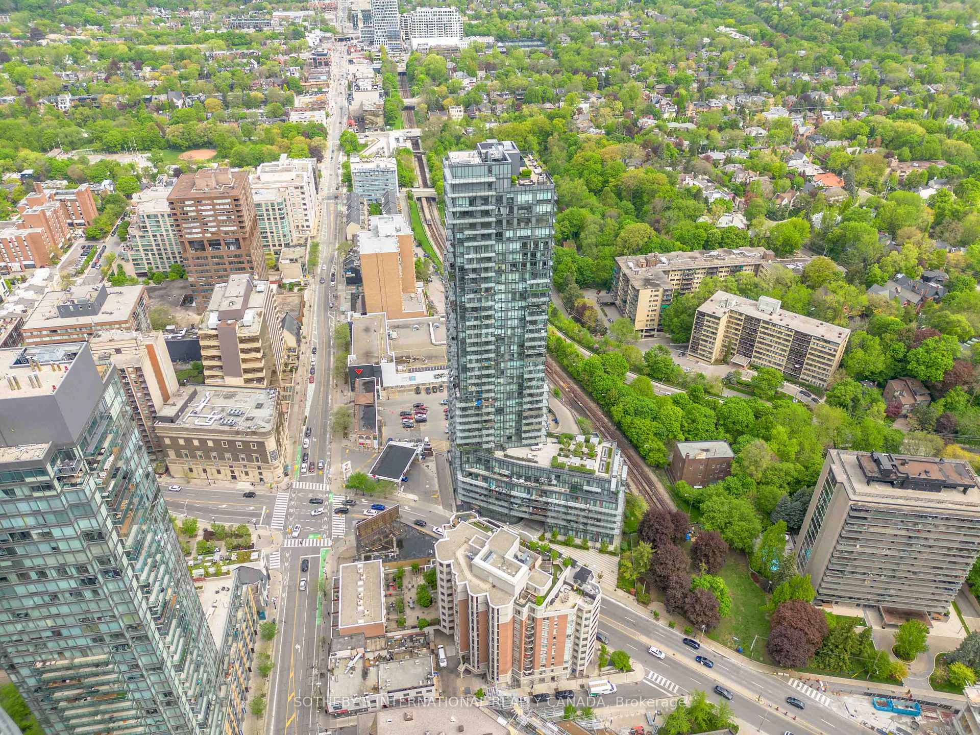 2 Bedrooms Condo at 825 Church, Toronto For sale