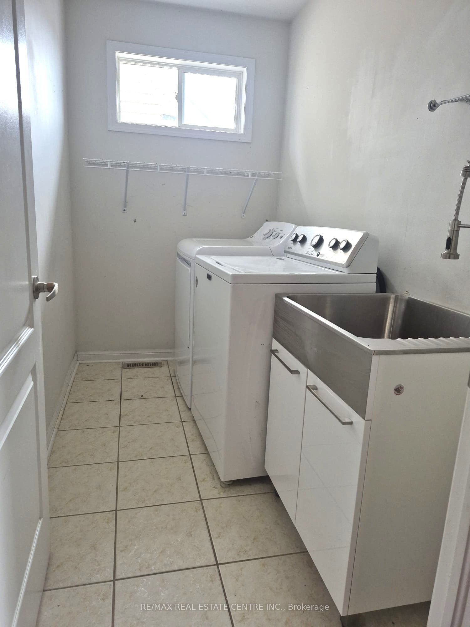 1399 Marshall Crescent