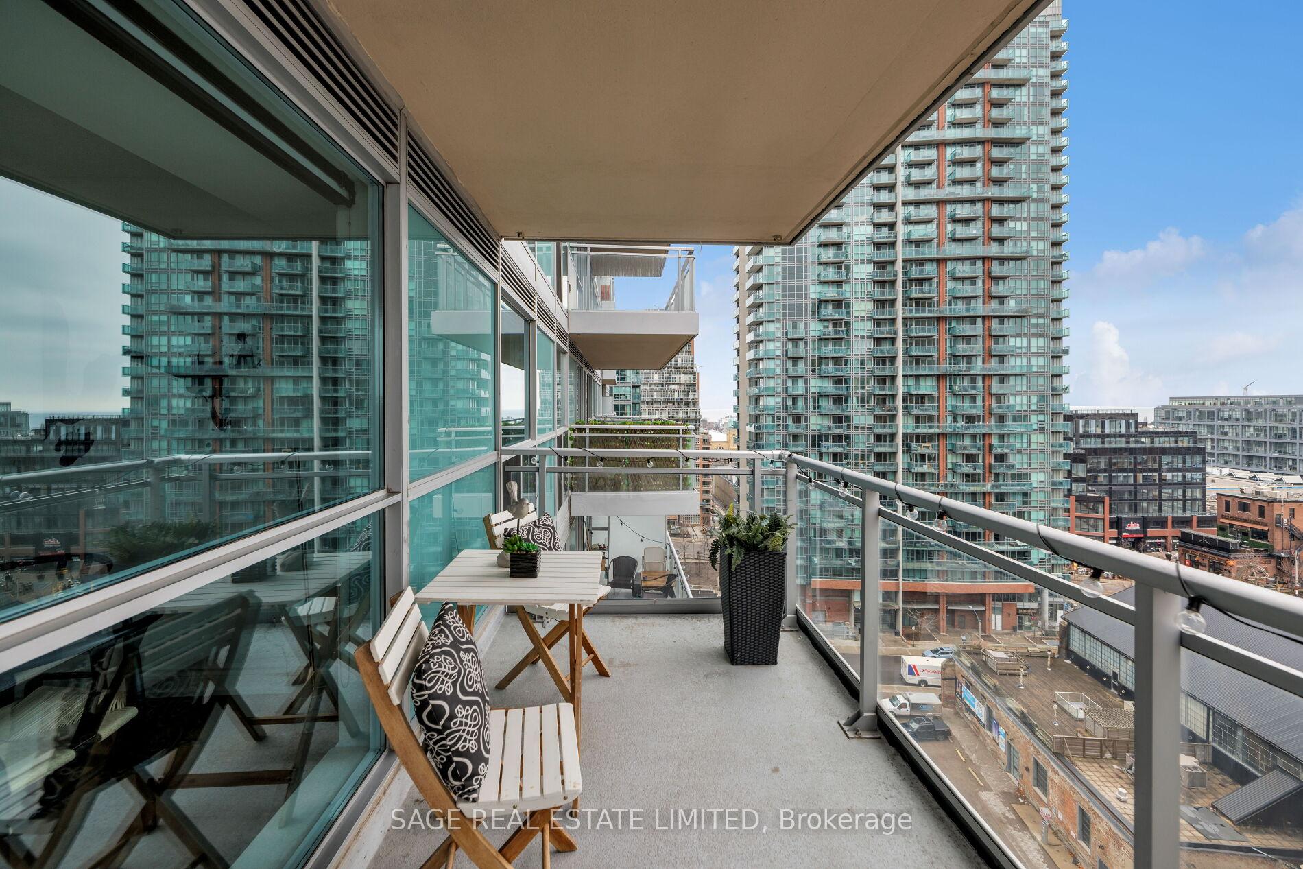 2 Bedrooms Condo at 100 Western Battery, Toronto For sale