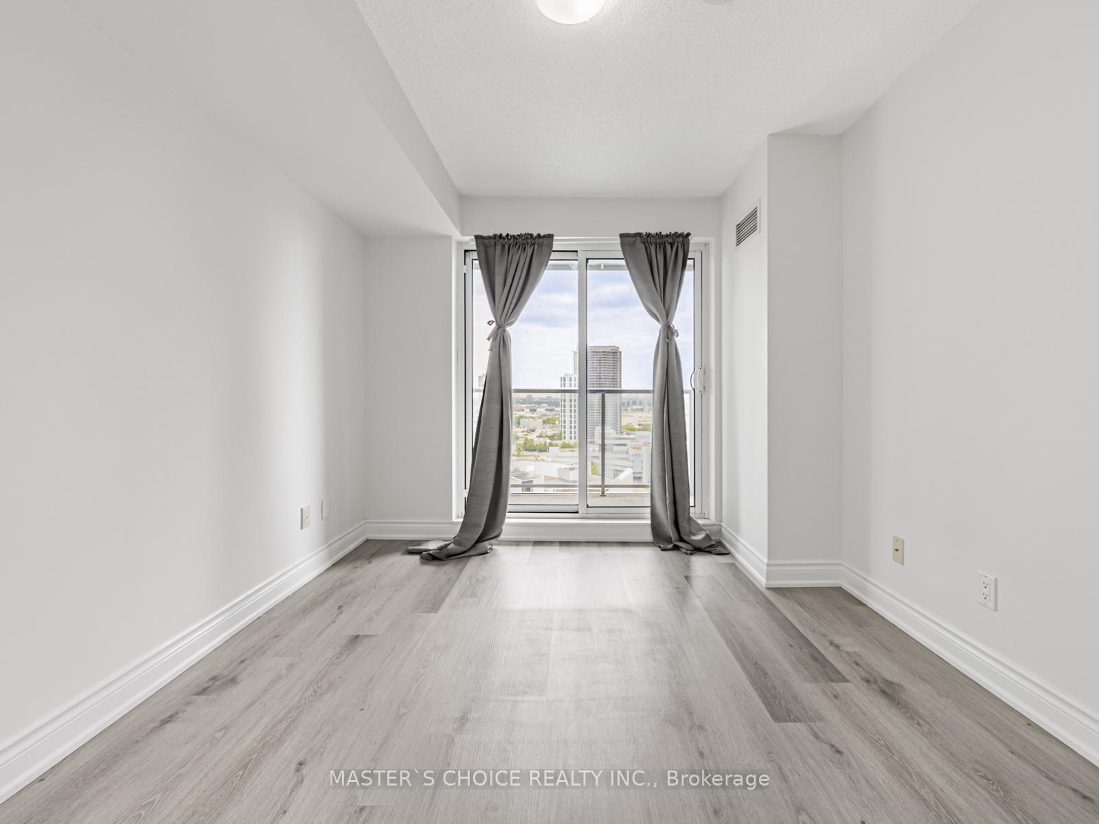2 Bedrooms Condo at 70 Town Centre, Toronto For sale