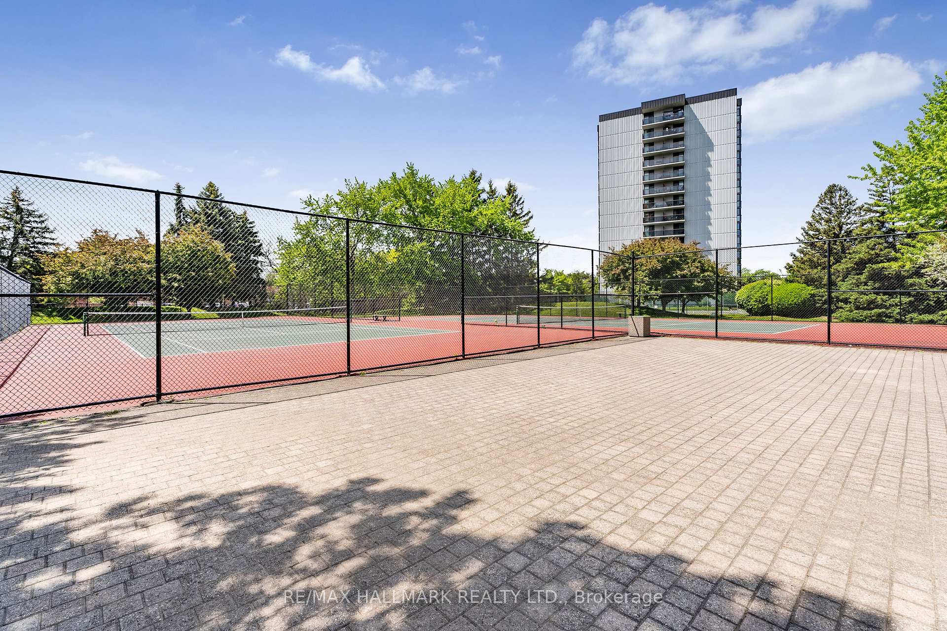 3 Bedrooms Condo at 1121 Steeles, Toronto For sale