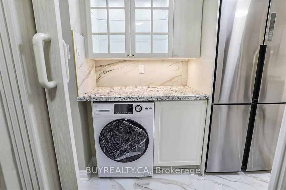 https://trreb-image.ampre.ca/np4Q8q1elPv5OZCS5vO_8B3RWsgcWaQpMjtyGbh3UIk/rs:fit:960:960/wm:.5:so:0:50:.4/wmsh:10/wmt:PHNwYW4gZm9yZWdyb3VuZD0nd2hpdGUnIGZvbnQ9JzY4Jz5CVVlSRUFMVFkuQ0EsIEJyb2tlcmFnZTwvc3Bhbj4/L3RycmViL2xpc3RpbmdzLzQxLzAzLzY3LzY0L3AvOGQ0NDI1M2QtYmFmZi00NDBmLWE1NjYtNTkzMzU3MjliZThhLmpwZw.jpg