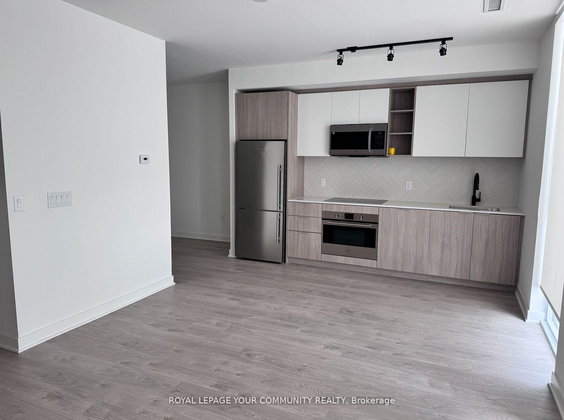 3 Bedrooms Condo at 36 Zorra, Toronto For sale