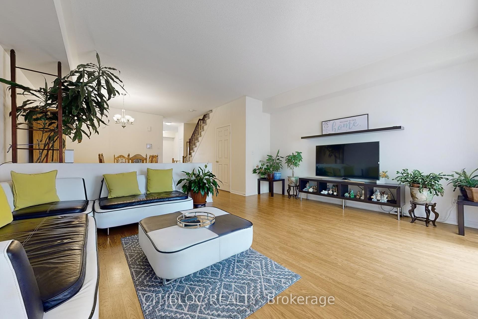 4 Bedrooms Condo at 3029 Finch, Toronto For sale